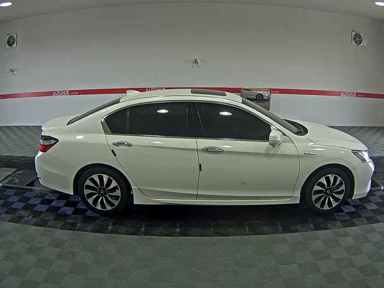 2017 - Honda New Accord