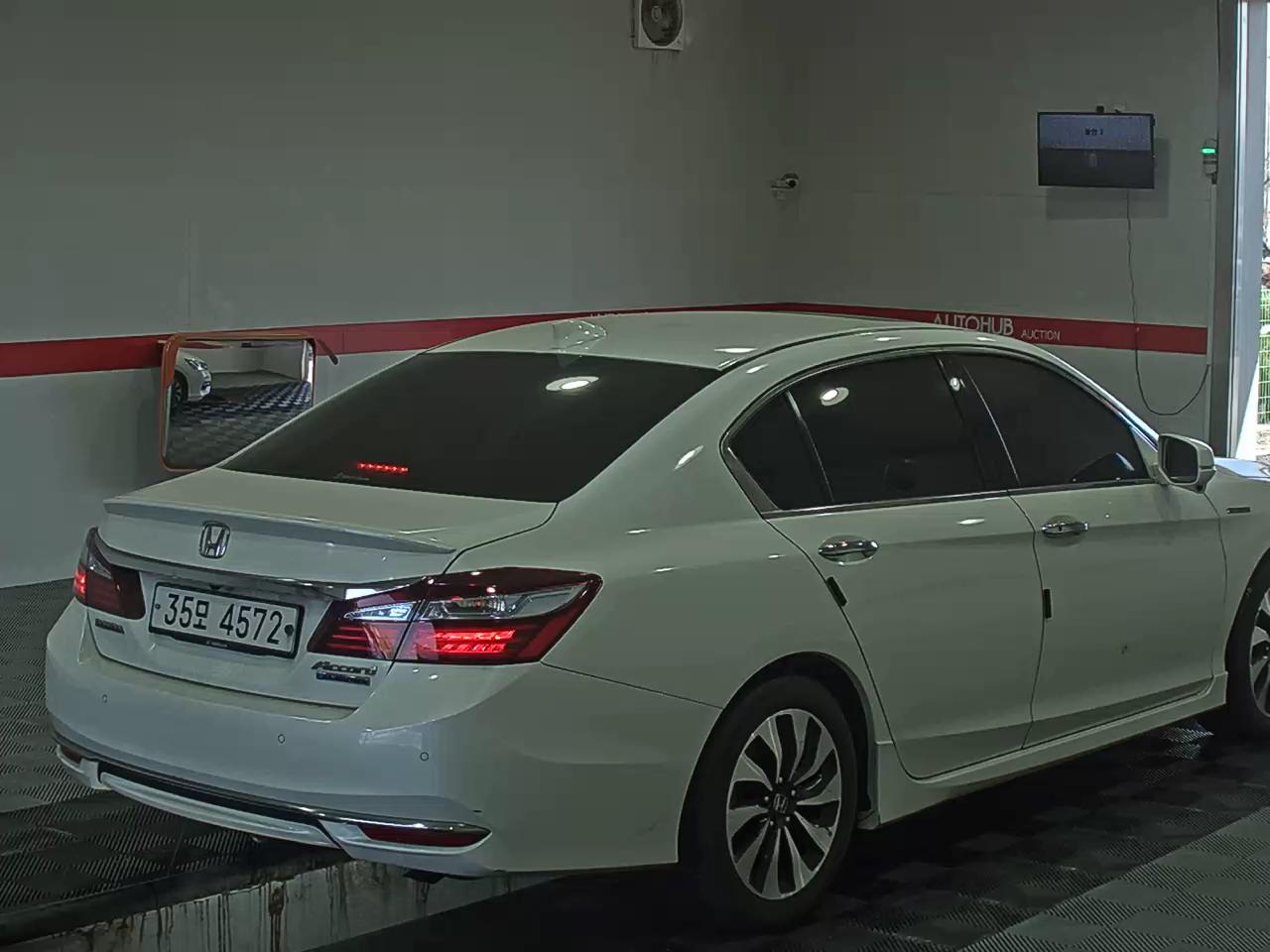 2017 - Honda New Accord