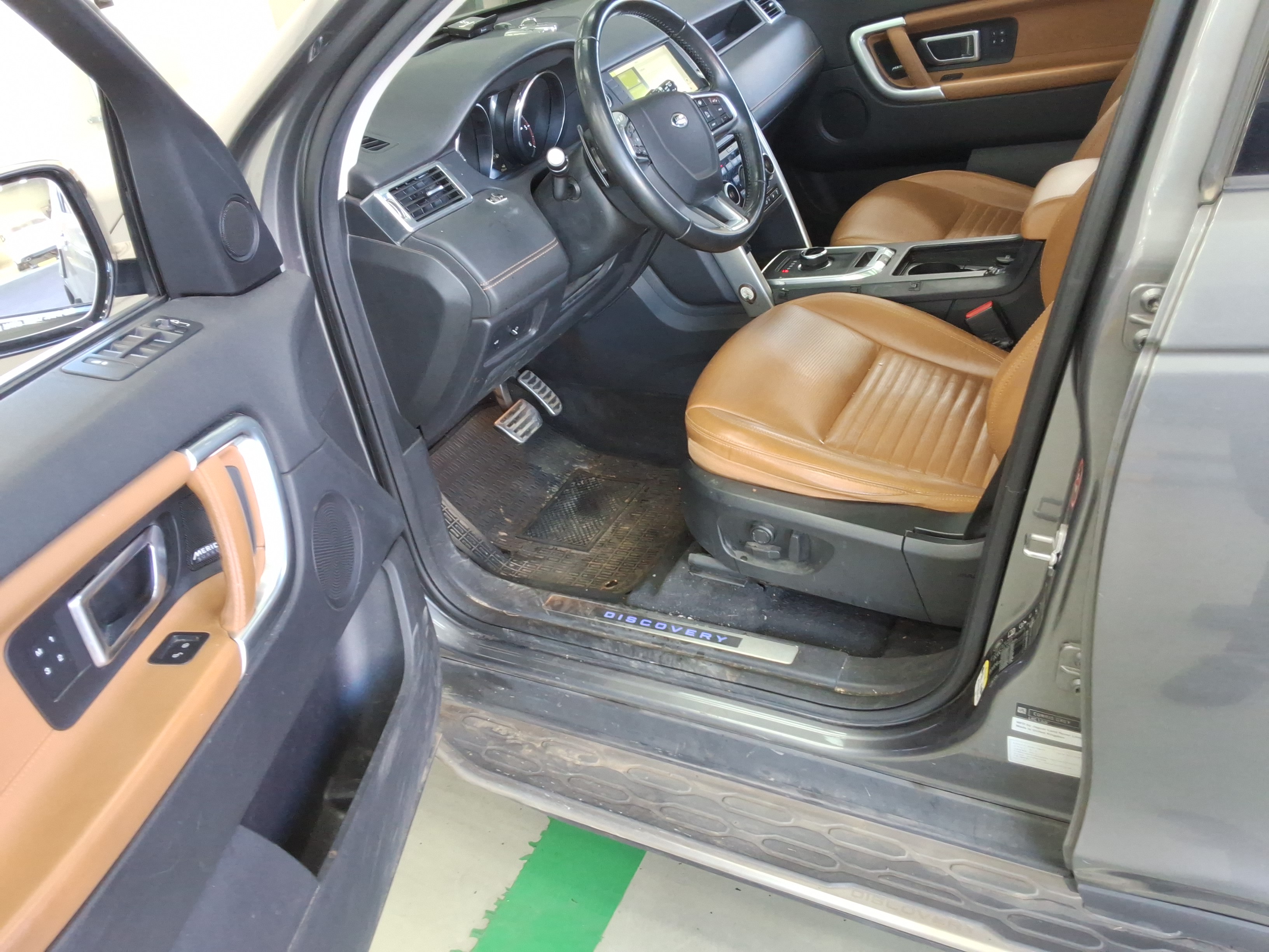 2018 - Land Rover Discovery