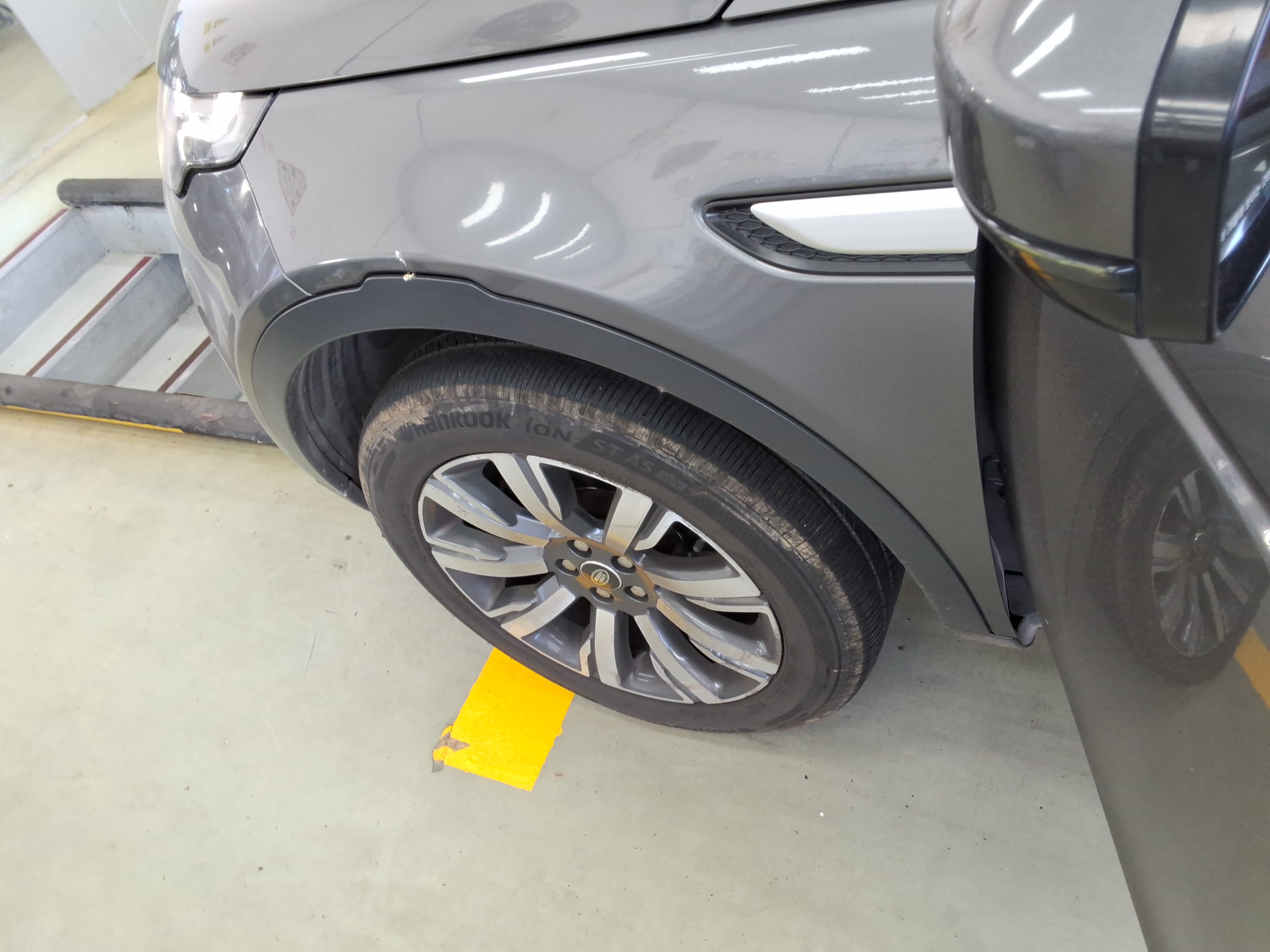 2018 - Land Rover Discovery