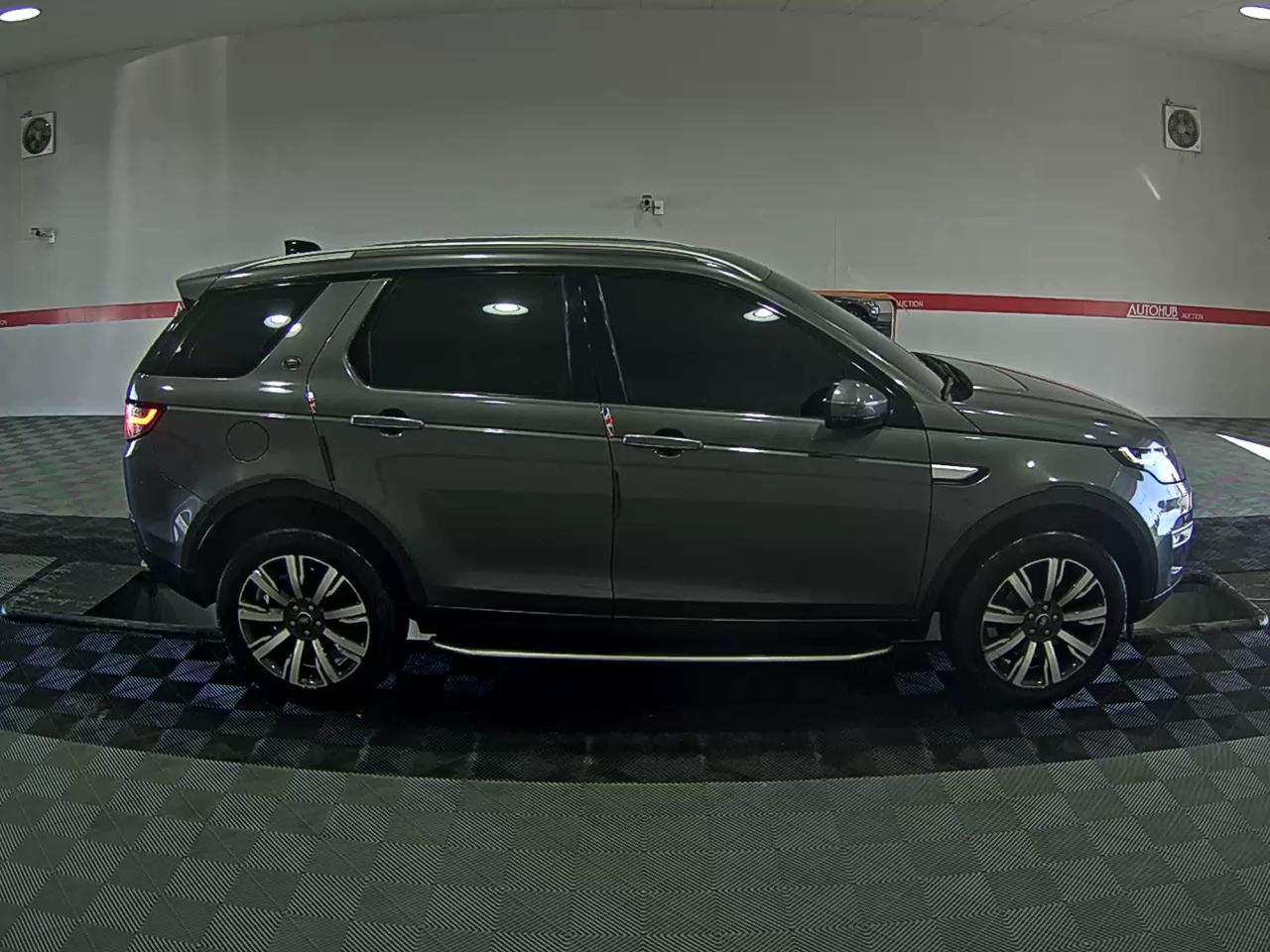 2018 - Land Rover Discovery