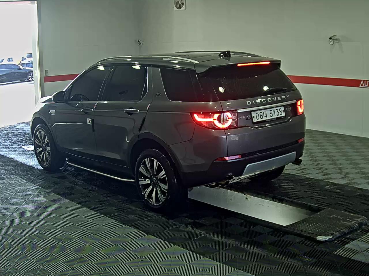 2018 - Land Rover Discovery