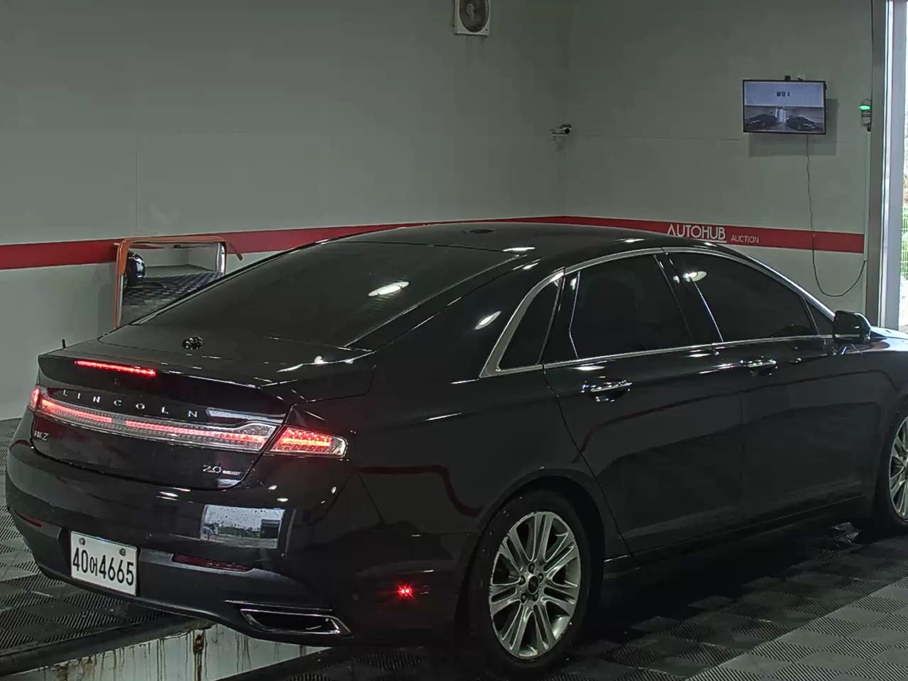2014 - Lincoln MKZ