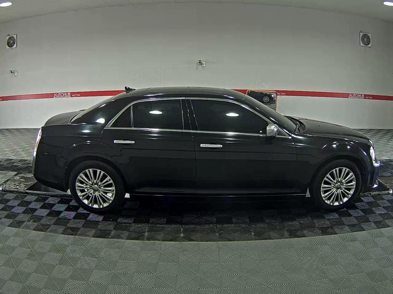 2014 - Chrysler 300C