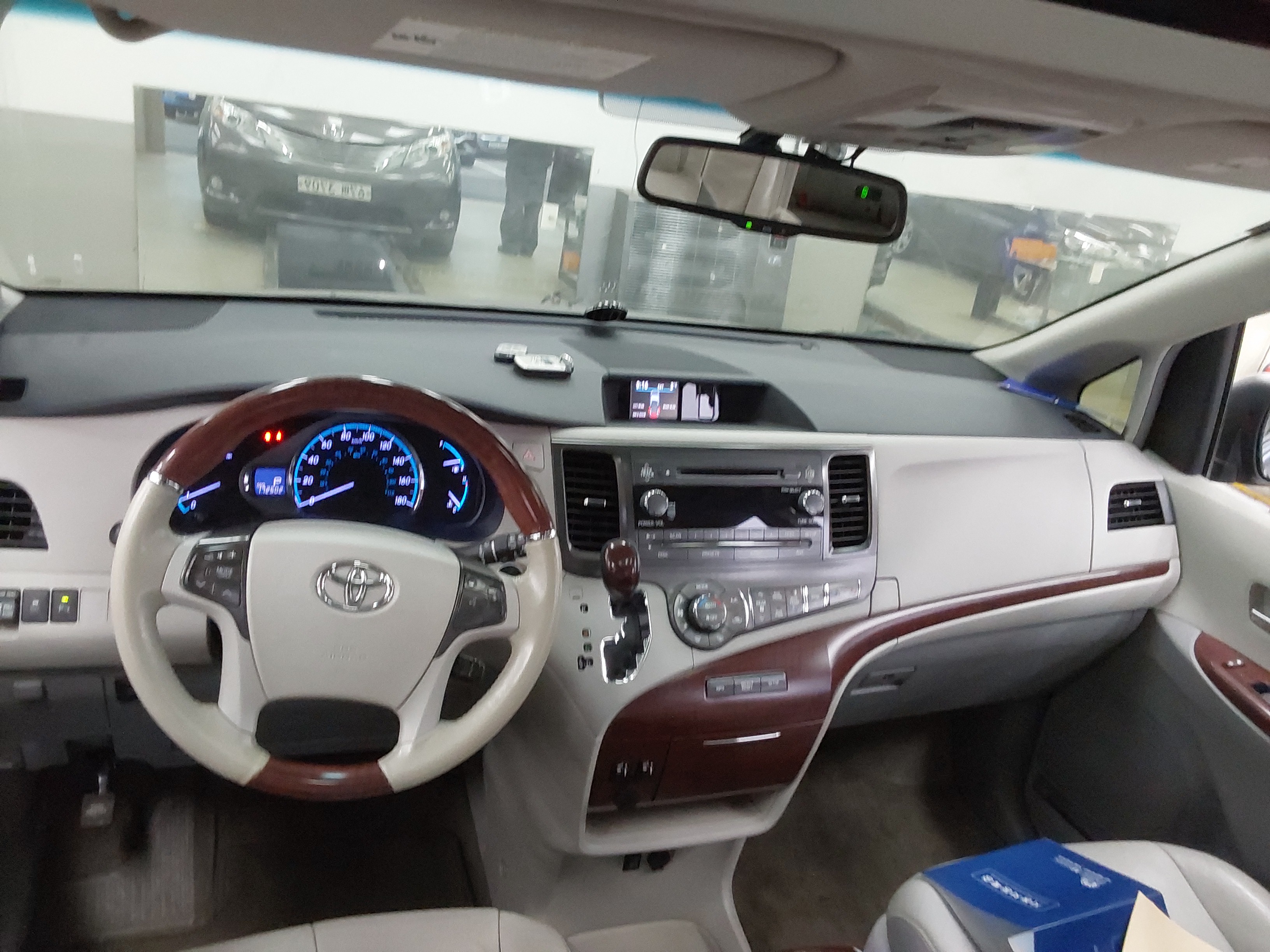 2014 - Toyota Sienna