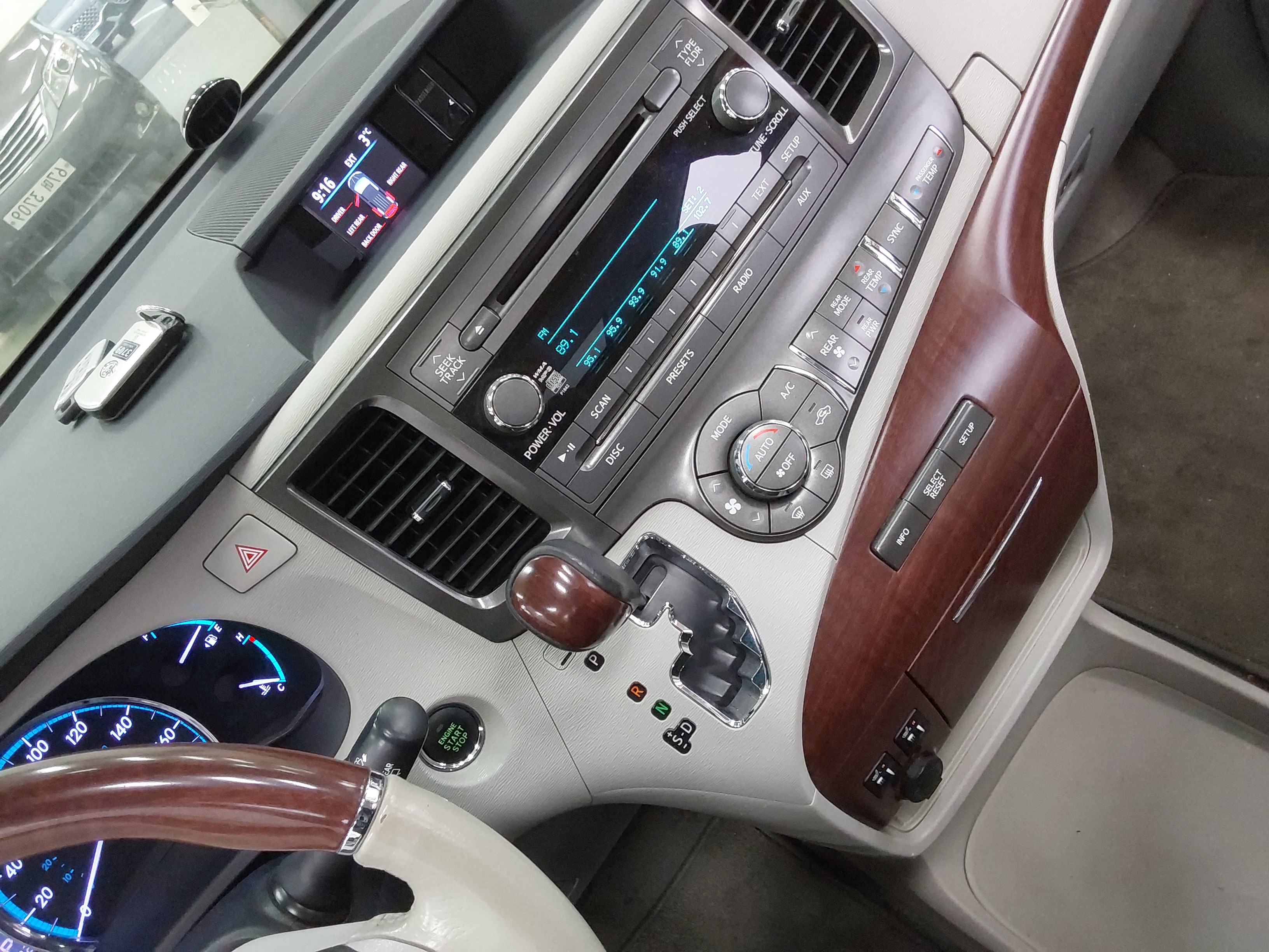 2014 - Toyota Sienna