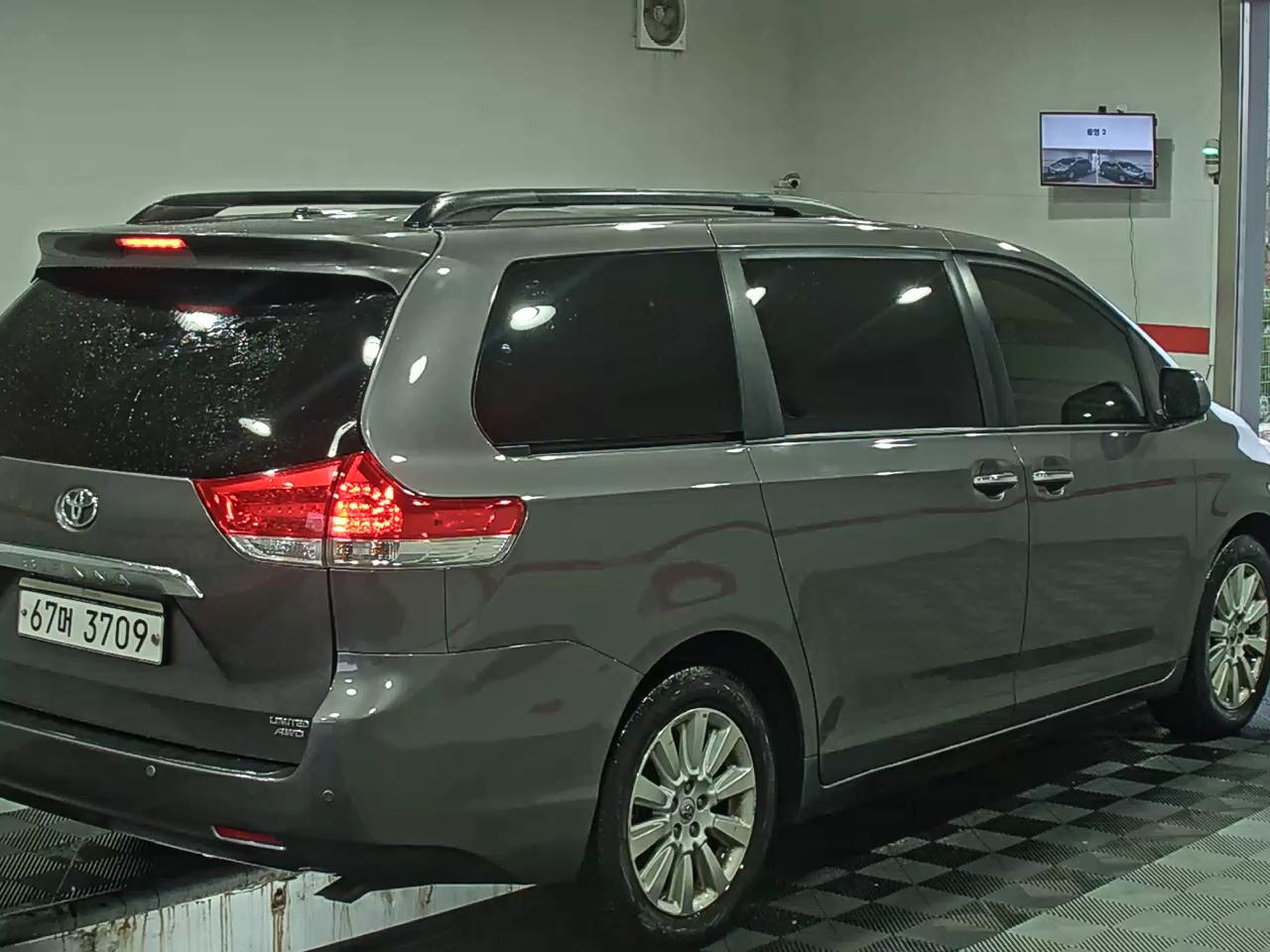 2014 - Toyota Sienna