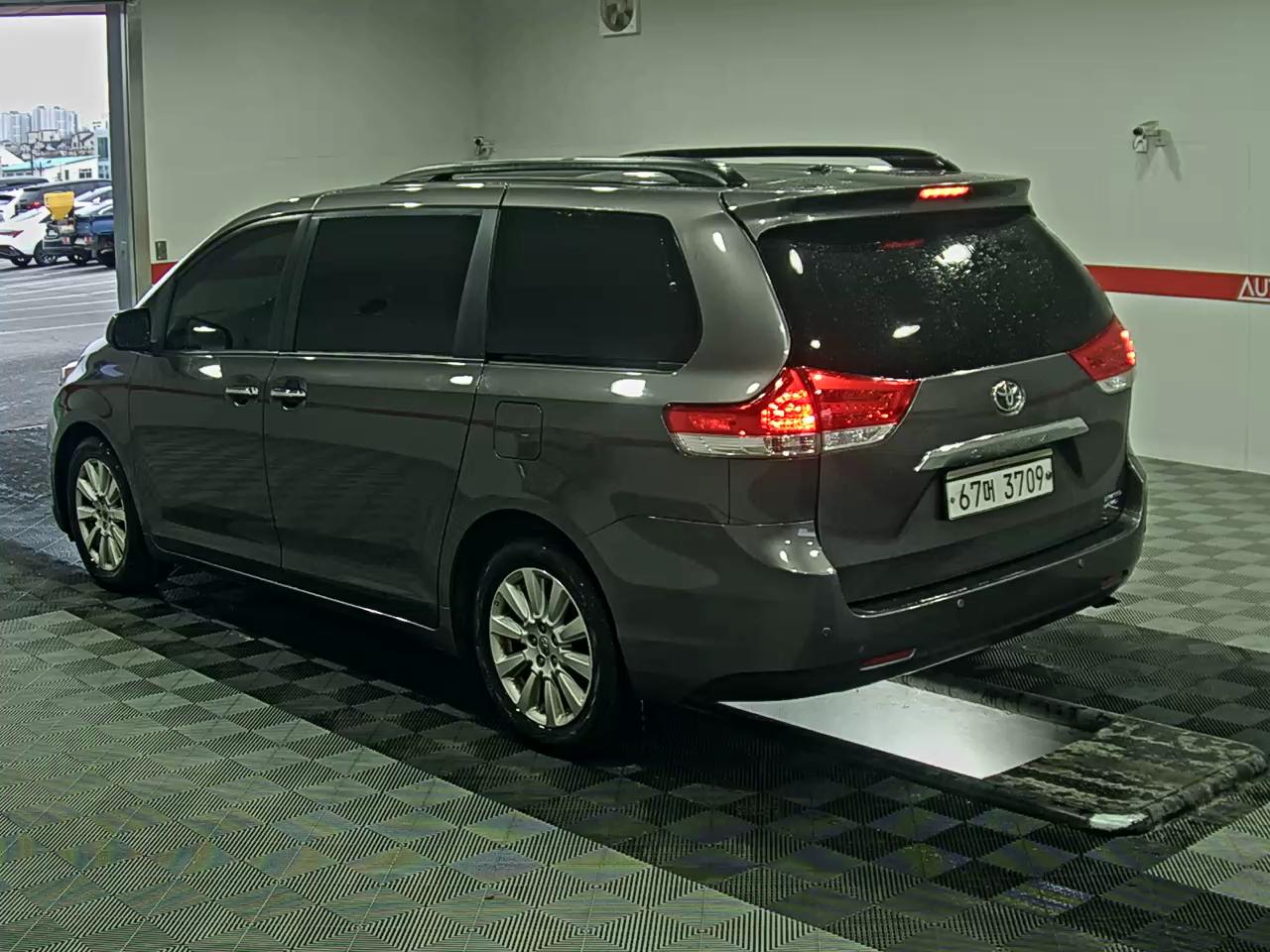 2014 - Toyota Sienna