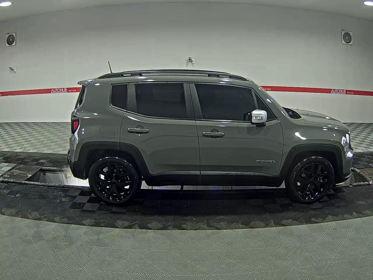 2022 - Jeep Renegade