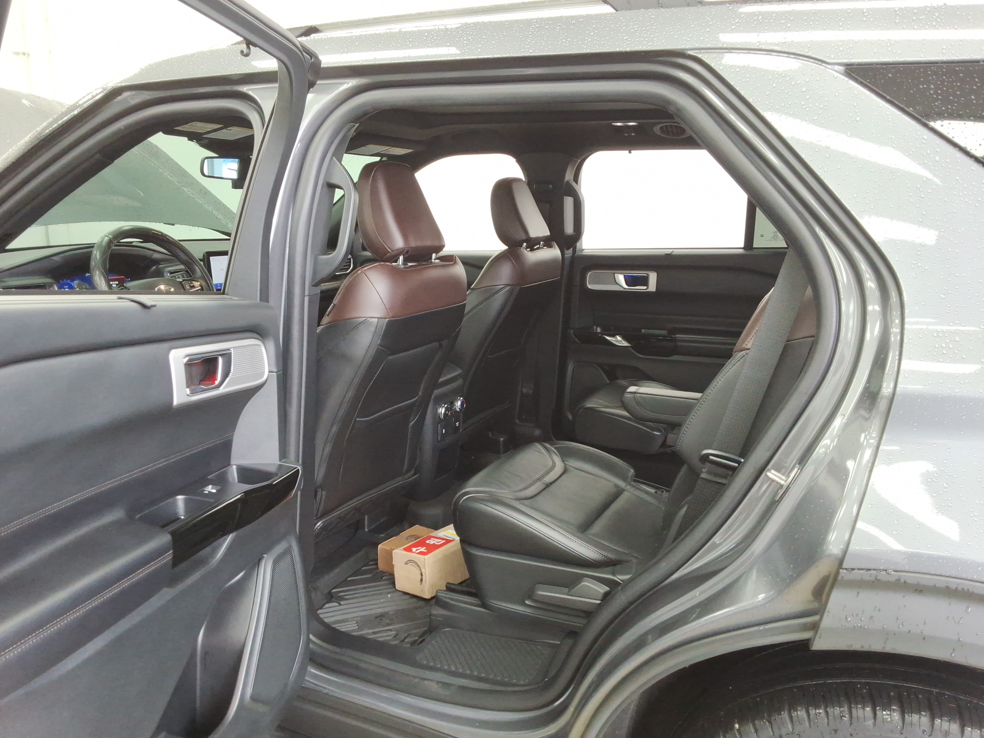 2021 - Ford Explorer