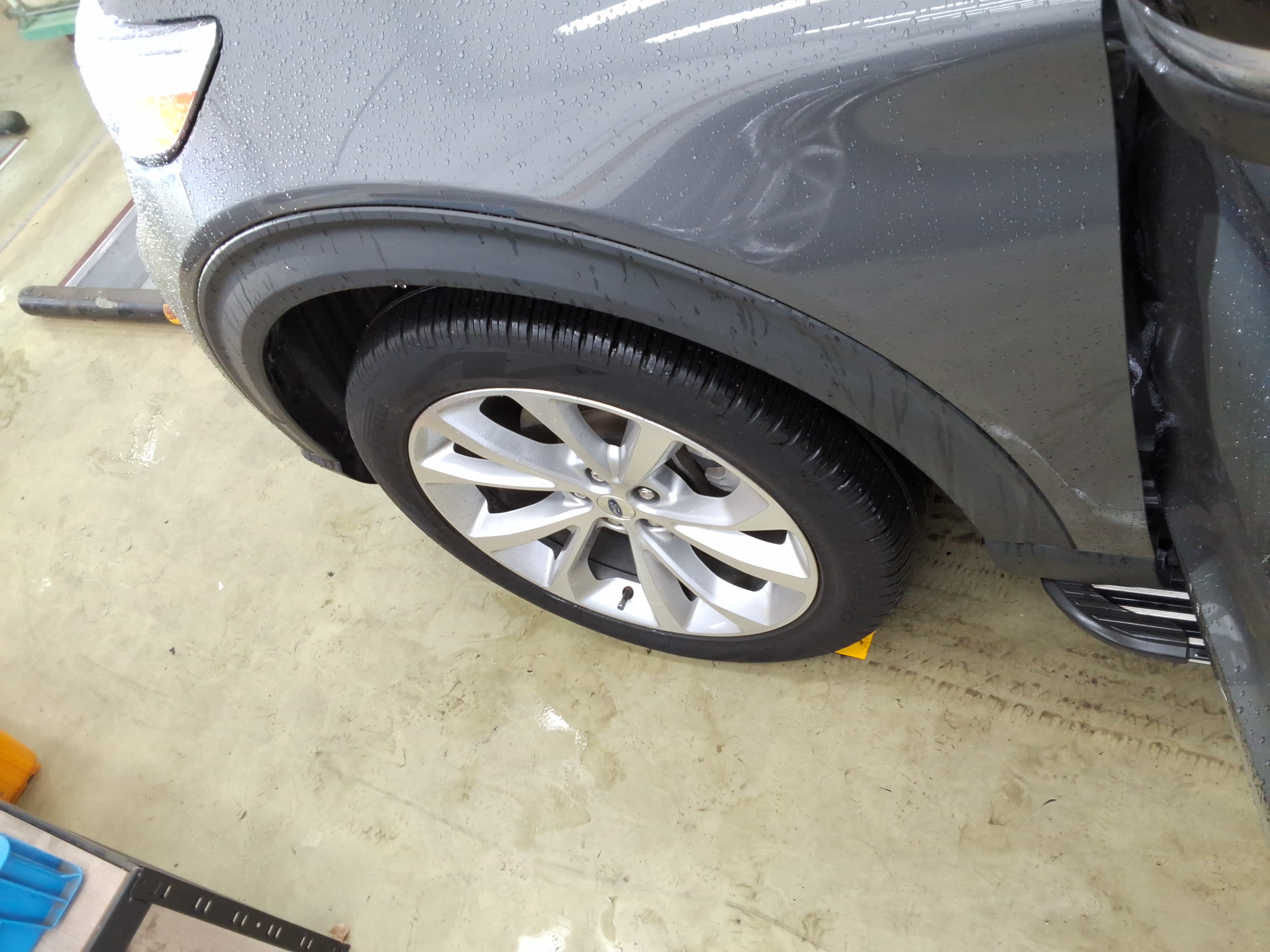 2021 - Ford Explorer