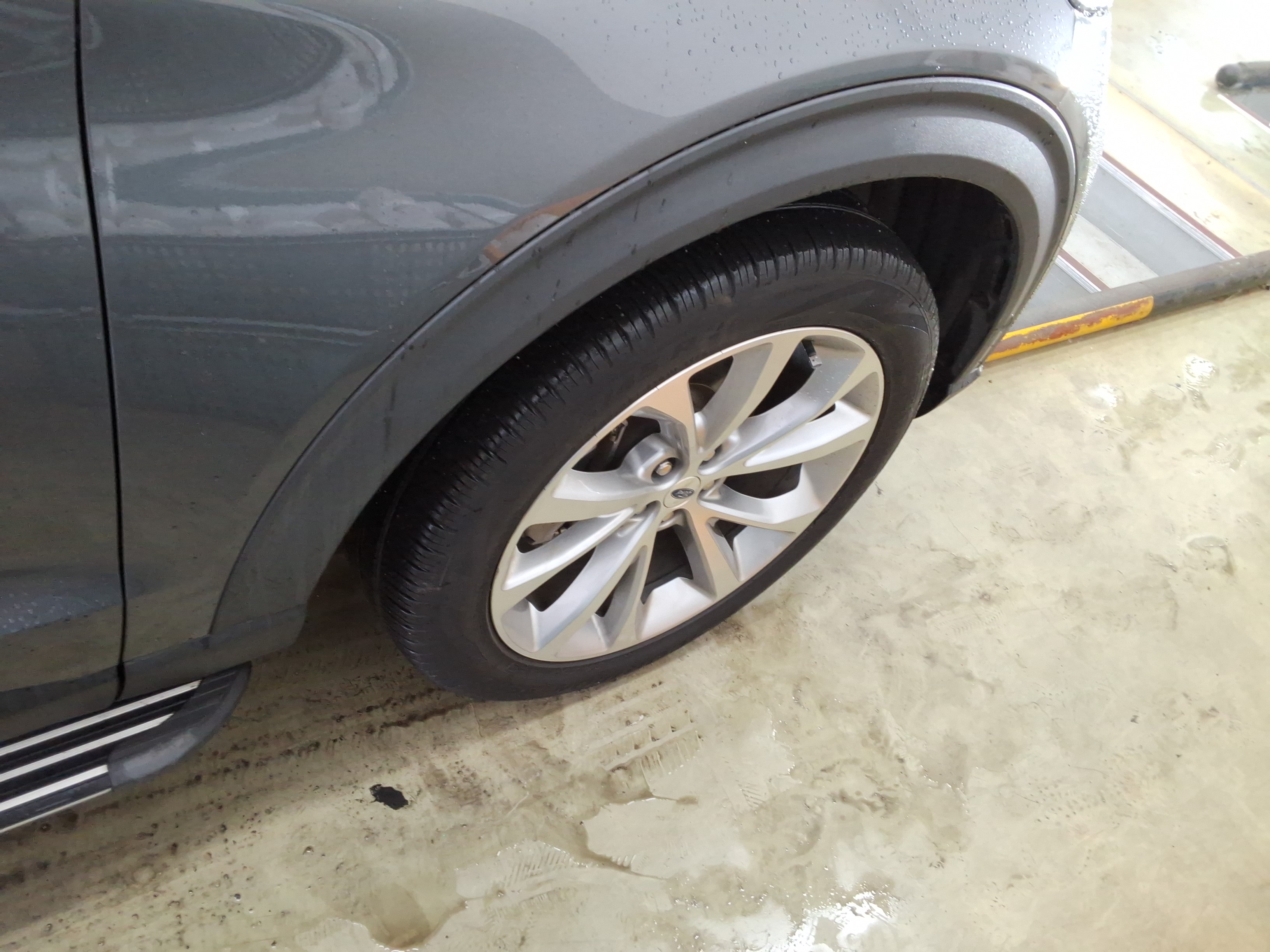 2021 - Ford Explorer