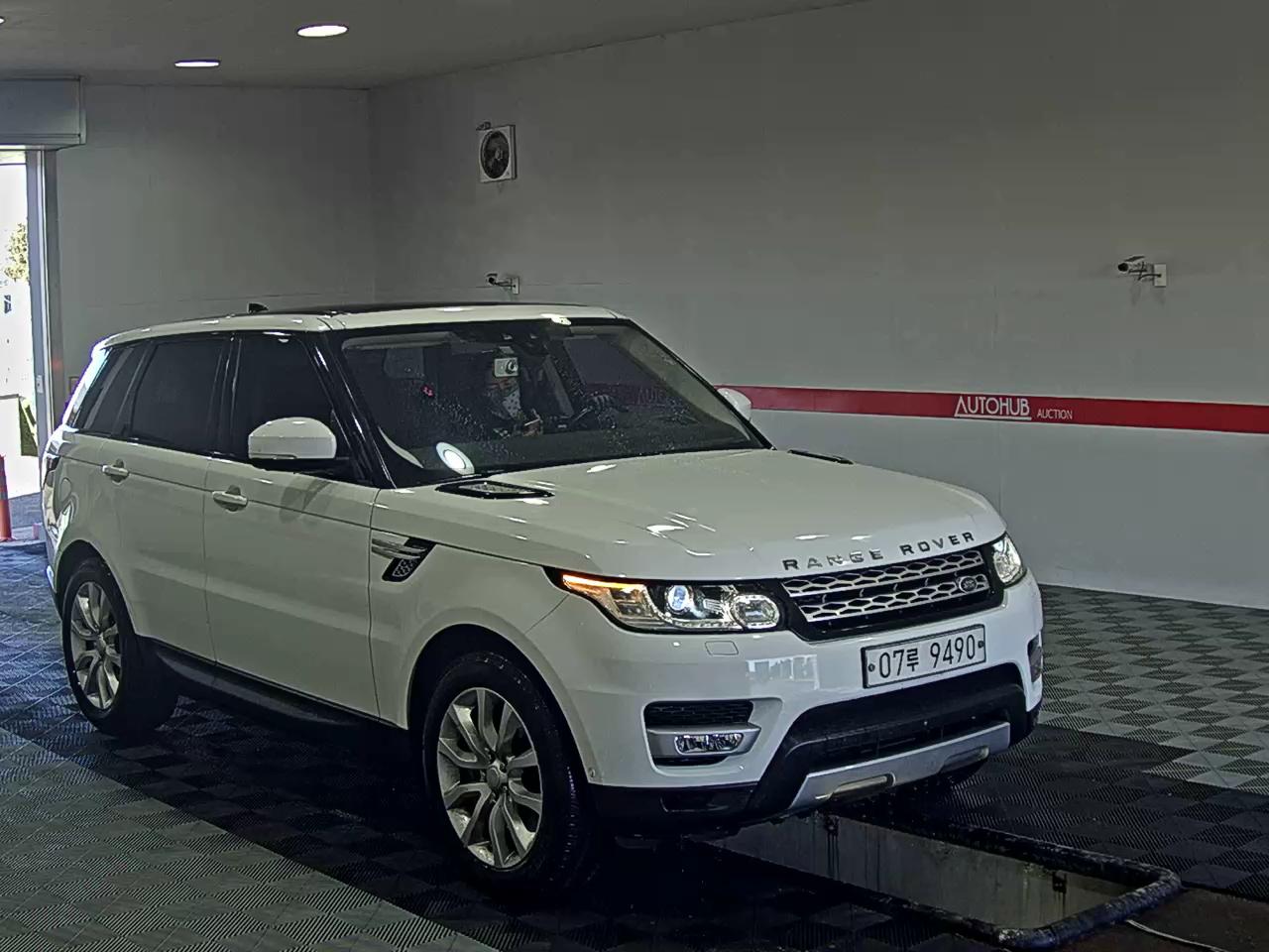 2017 - Land Rover Range Rover