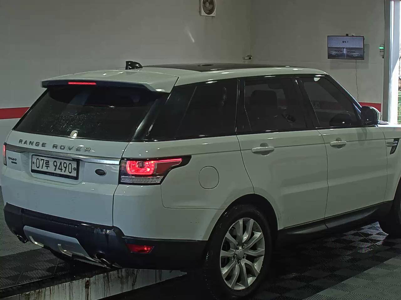 2017 - Land Rover Range Rover