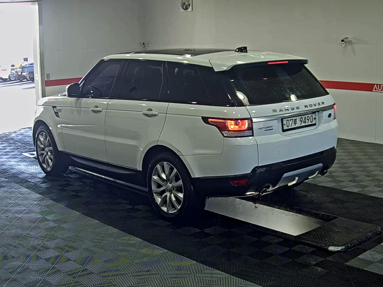 2017 - Land Rover Range Rover