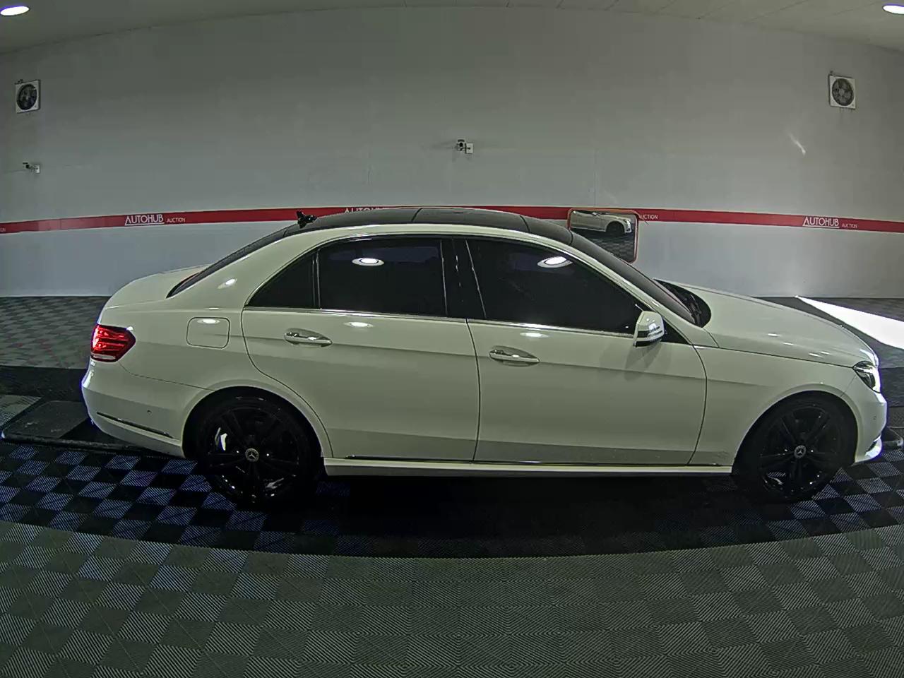 2014 - Mercedes-Benz E250