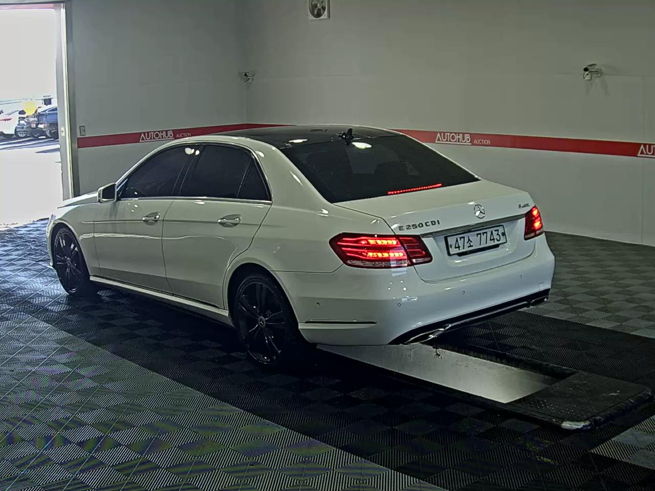 2014 - Mercedes-Benz E250