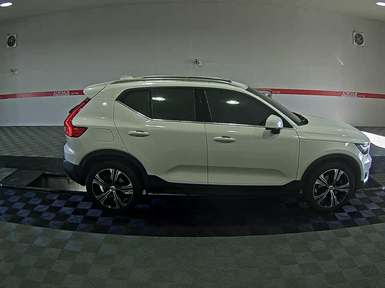 2021 - Volvo XC40