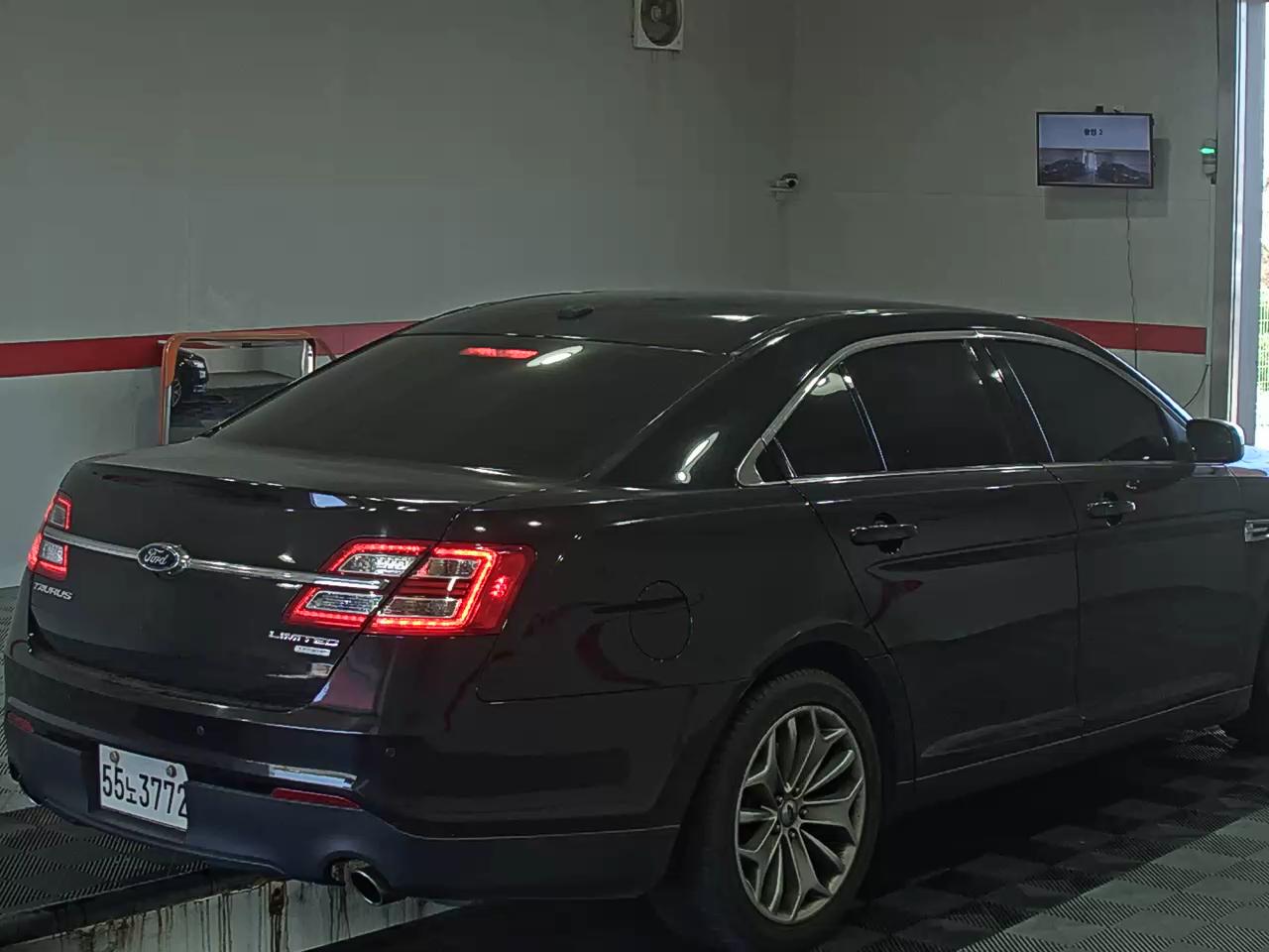 2013 - Ford New Taurus