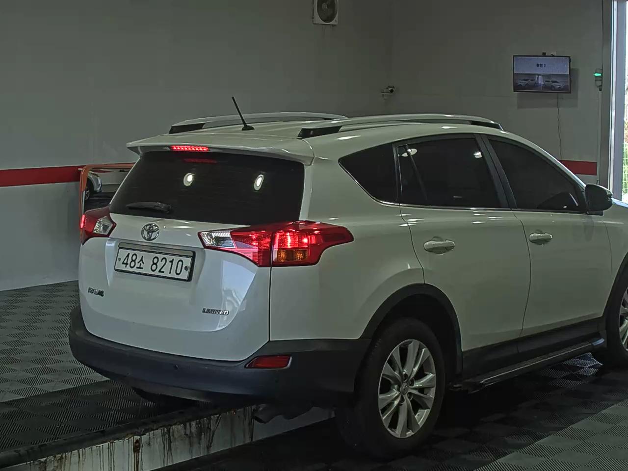 2014 - Toyota RAV4