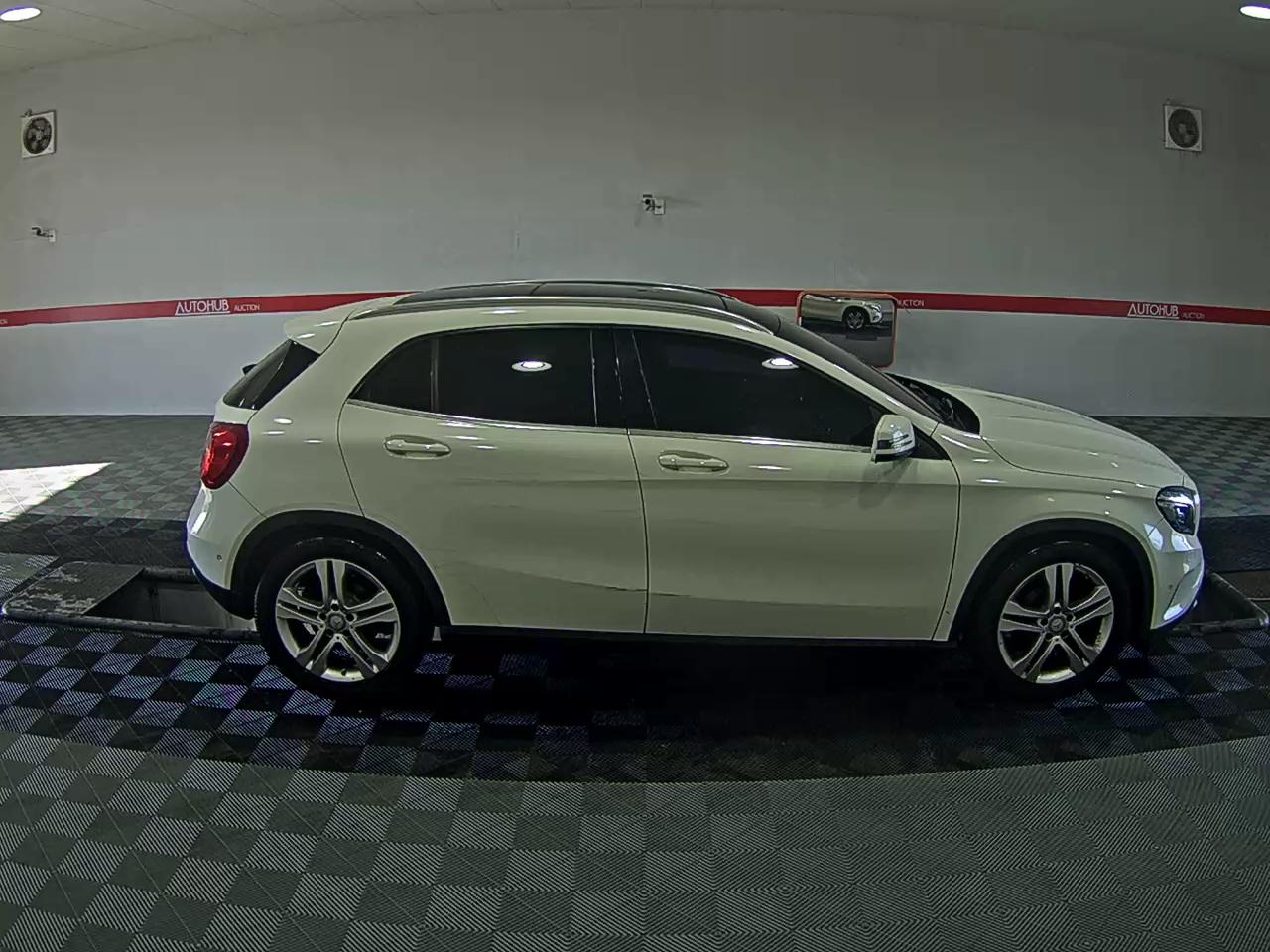 2016 - Mercedes-Benz GLA200