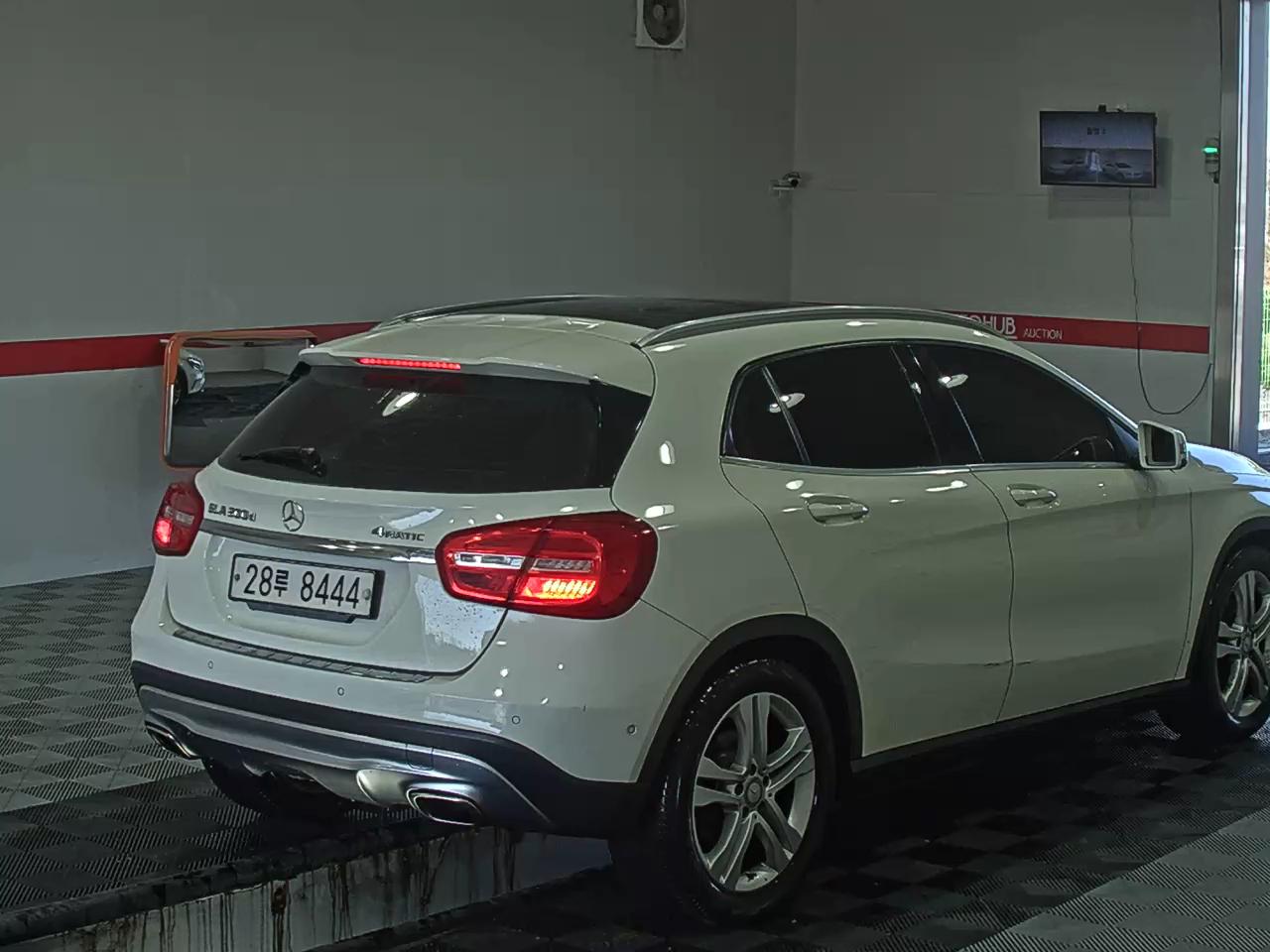 2016 - Mercedes-Benz GLA200
