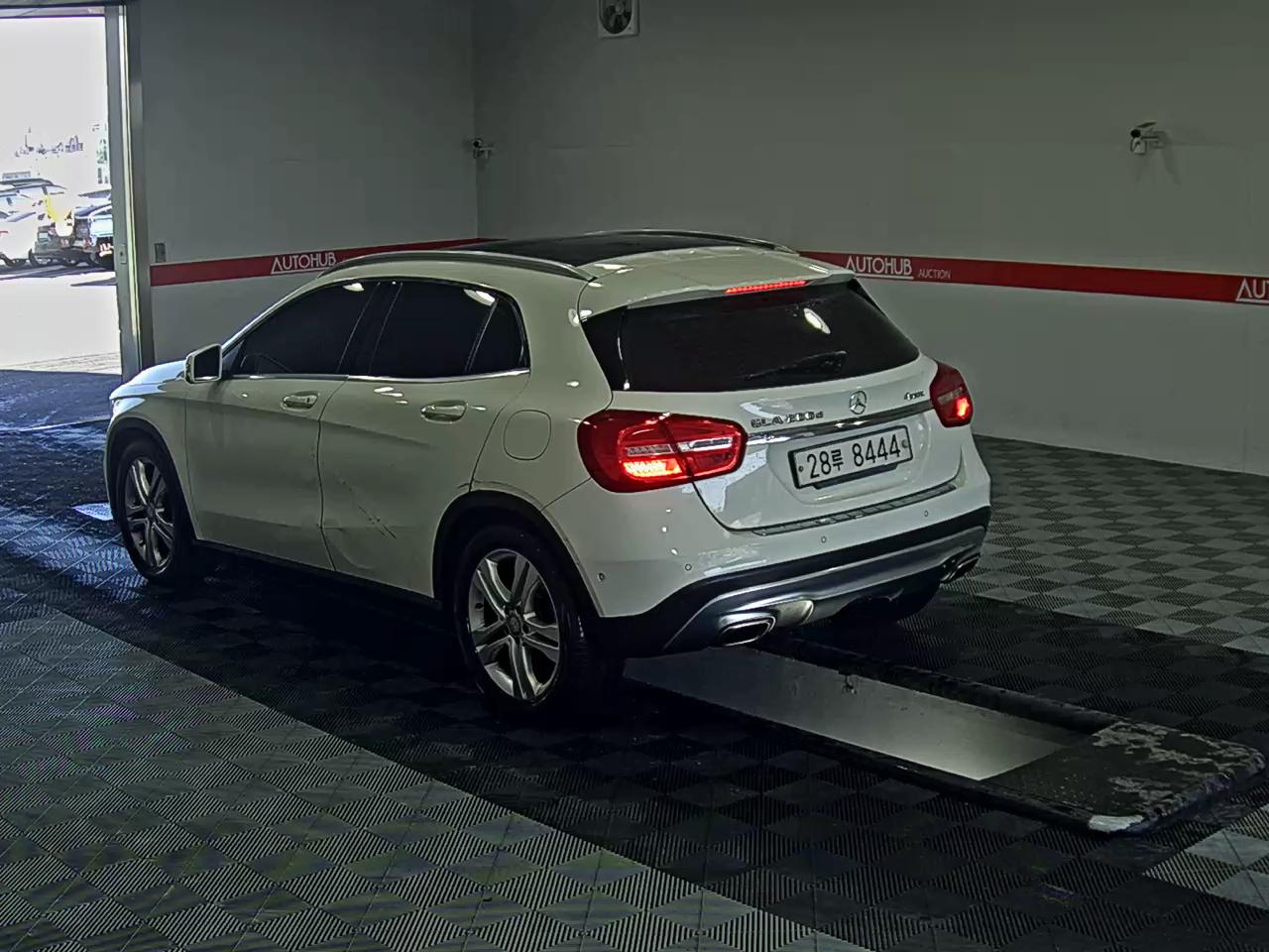 2016 - Mercedes-Benz GLA200