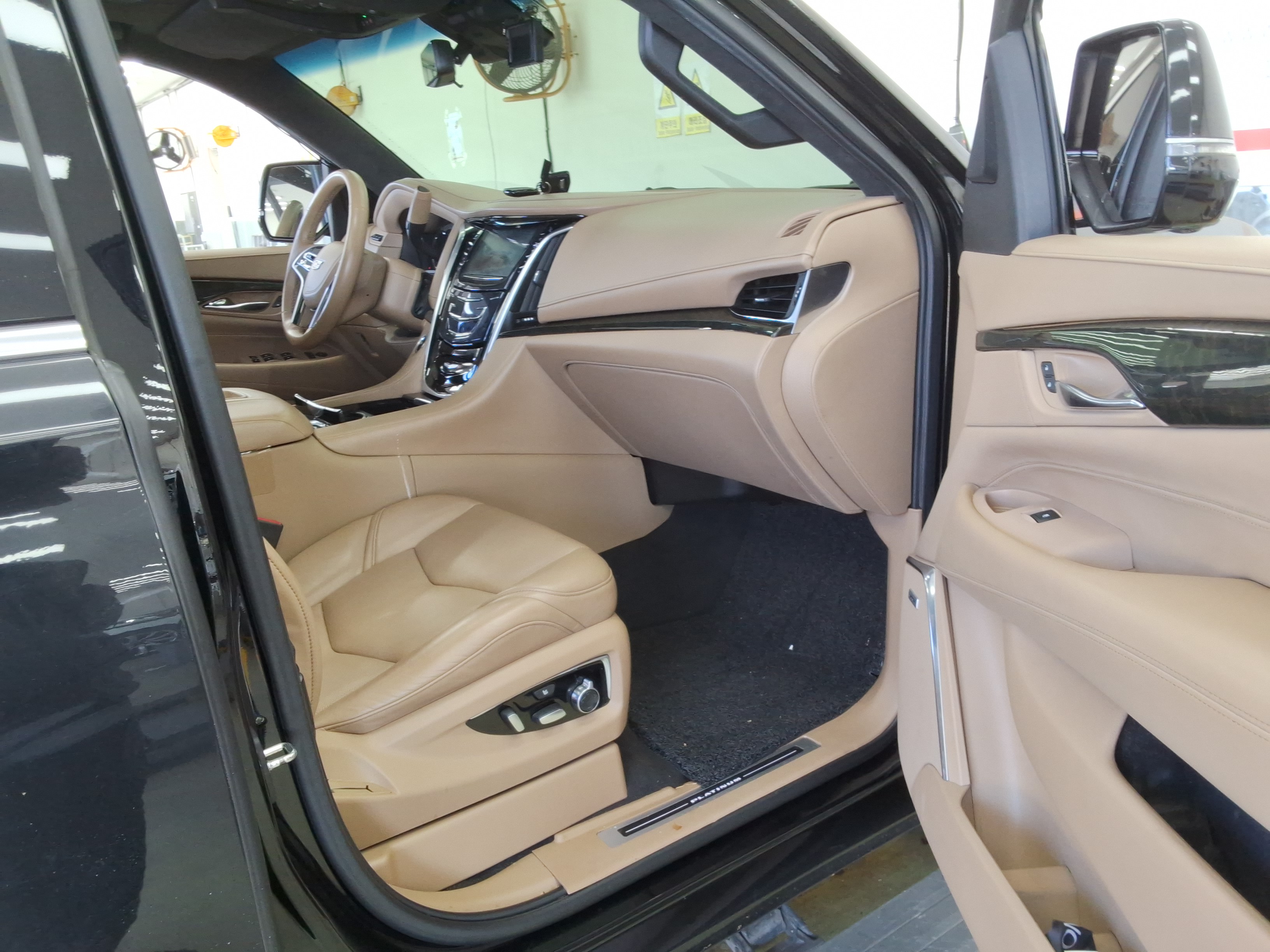 2019 - Cadillac Escalade