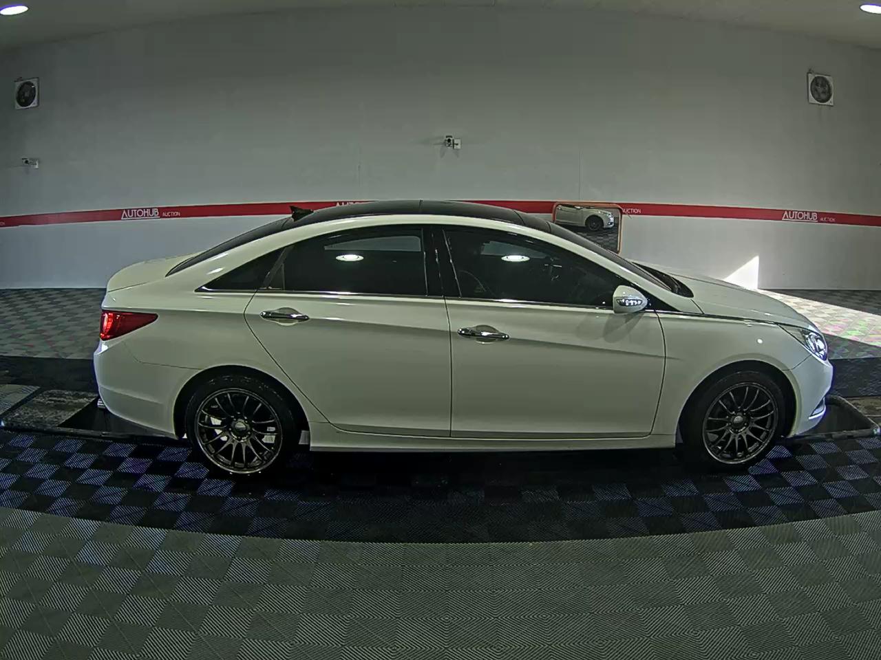2011 - Hyundai Sonata