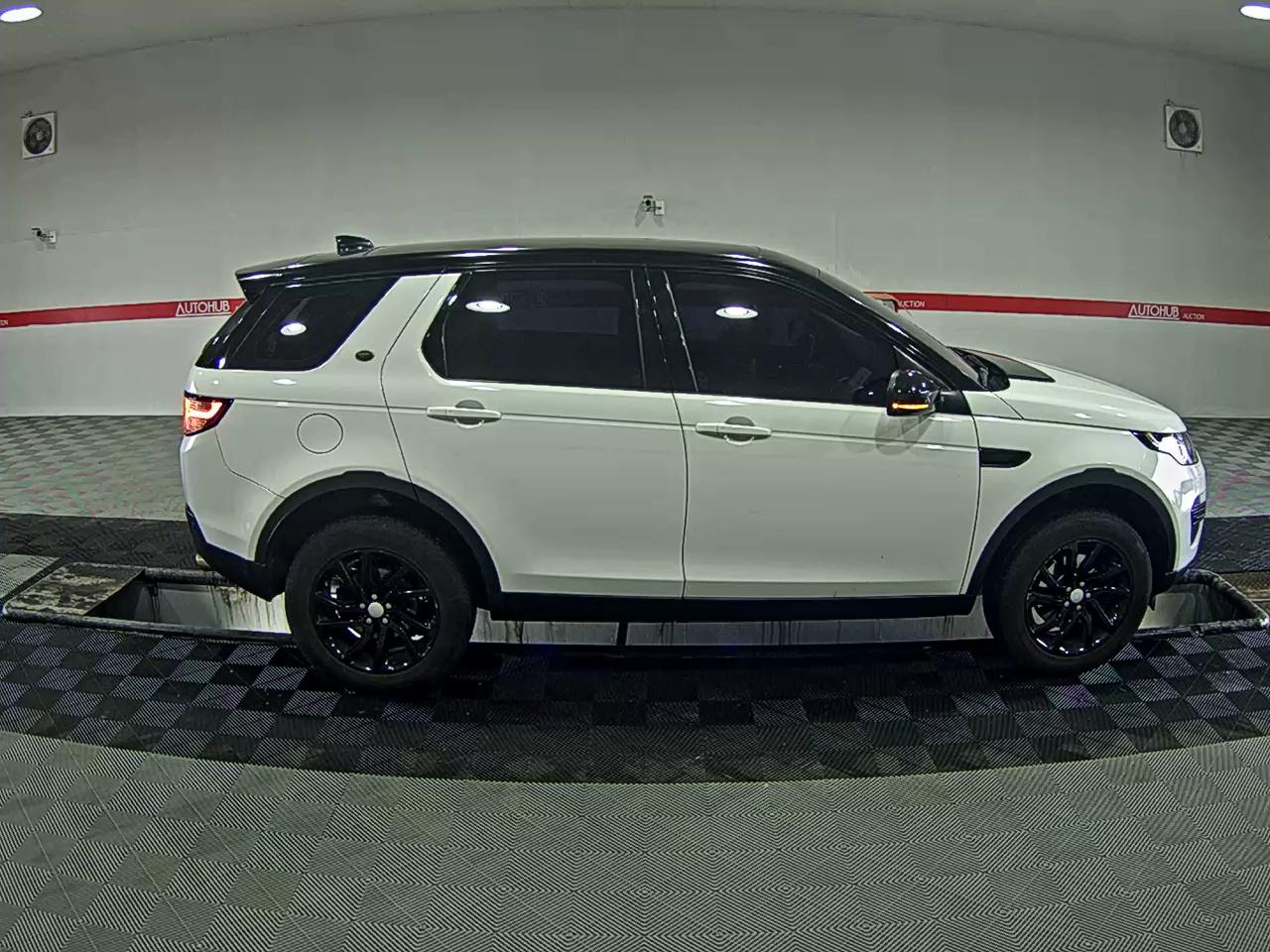 2018 - Land Rover Discovery