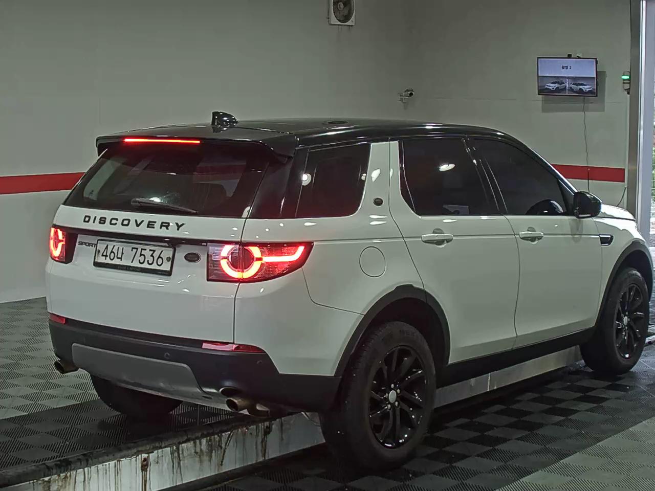 2018 - Land Rover Discovery
