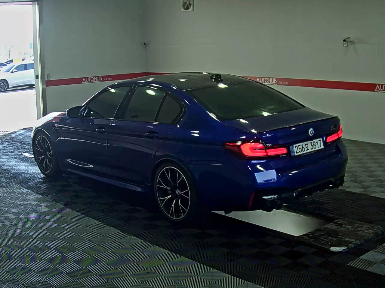 2022 - BMW M5