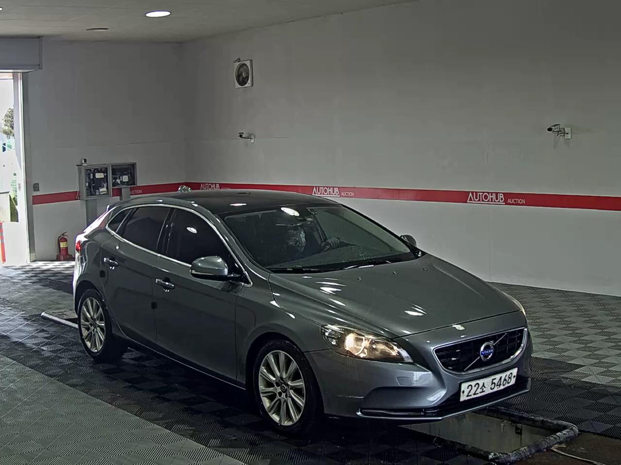 2015 - Volvo V40