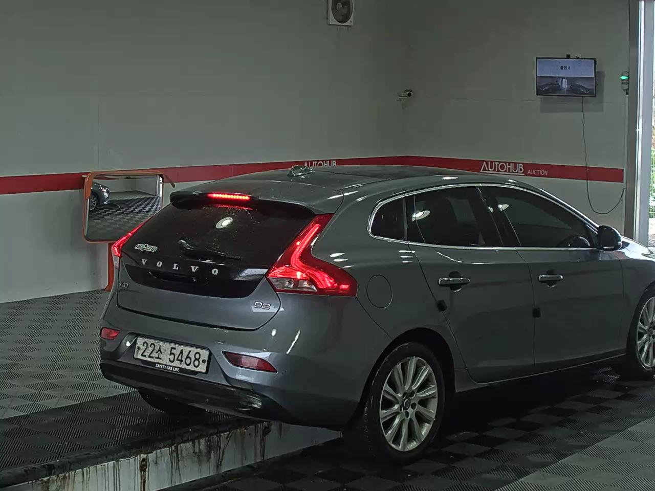 2015 - Volvo V40