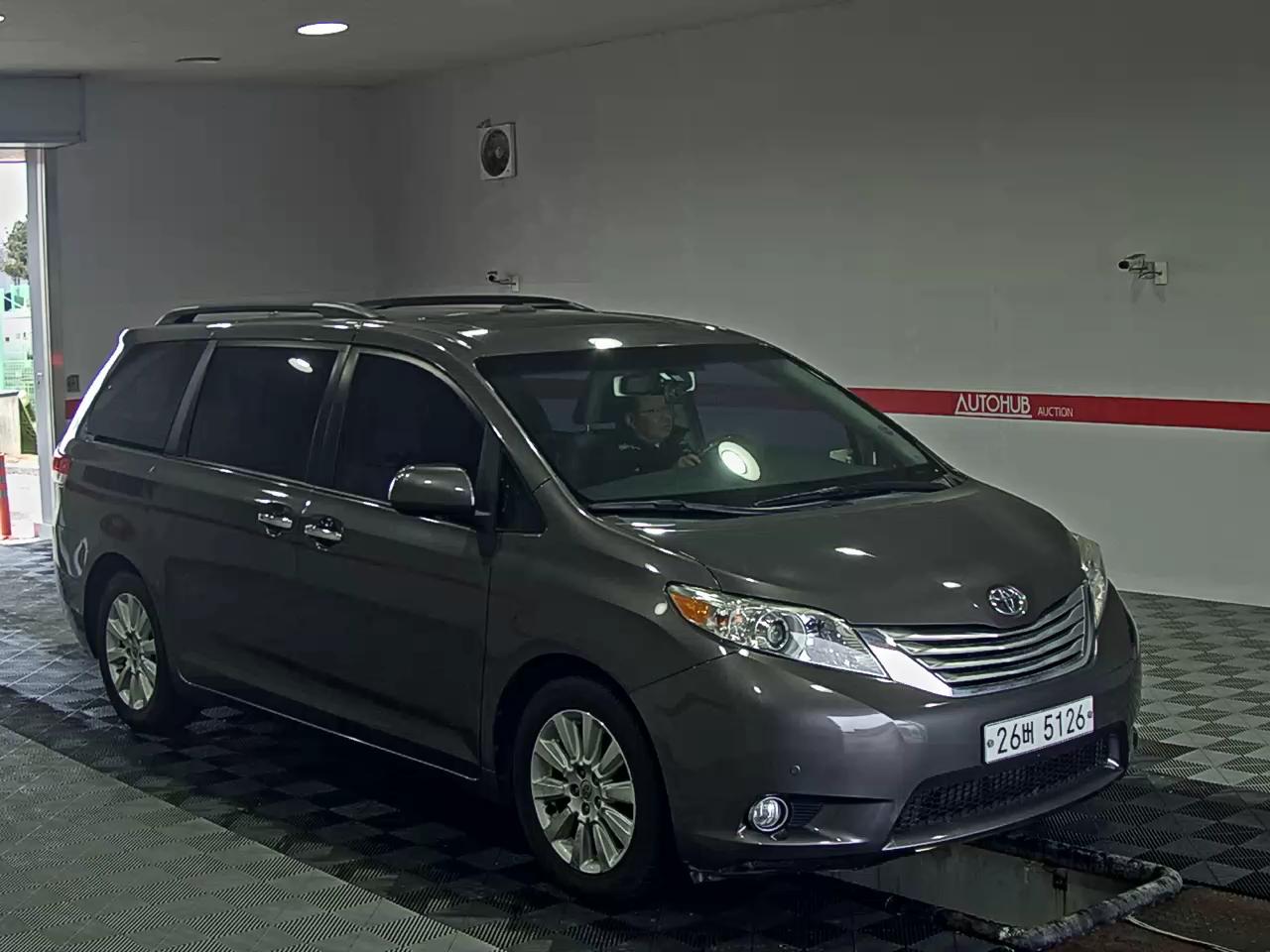 2012 - Toyota Sienna