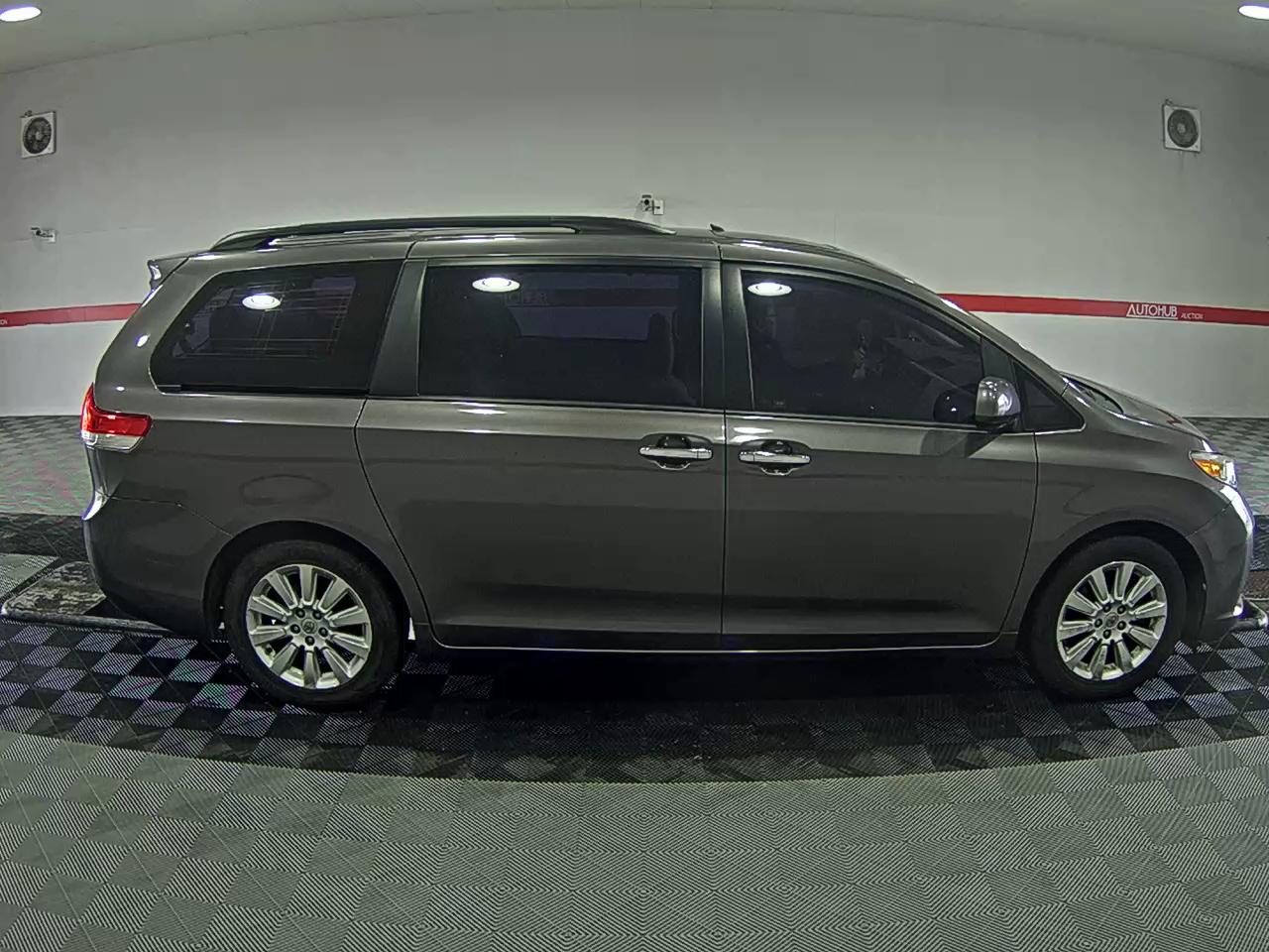 2012 - Toyota Sienna