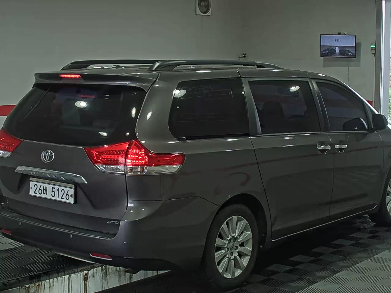2012 - Toyota Sienna