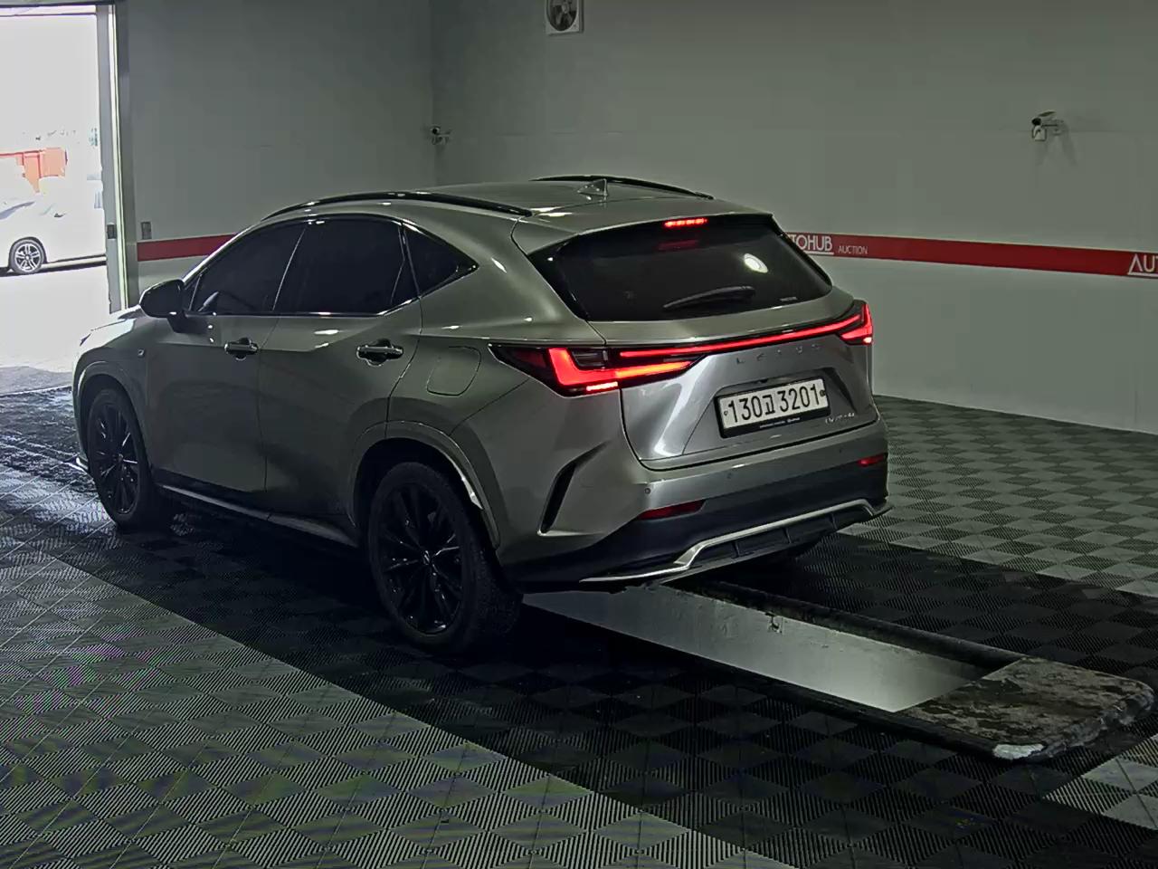 2023 - Lexus NX450h