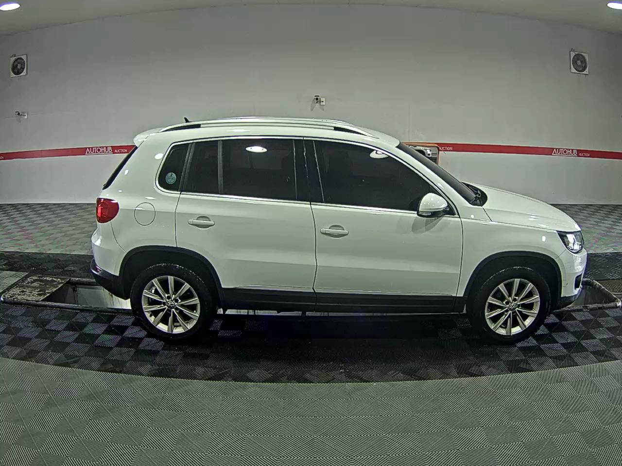 2015 - Volkswagen Tiguan