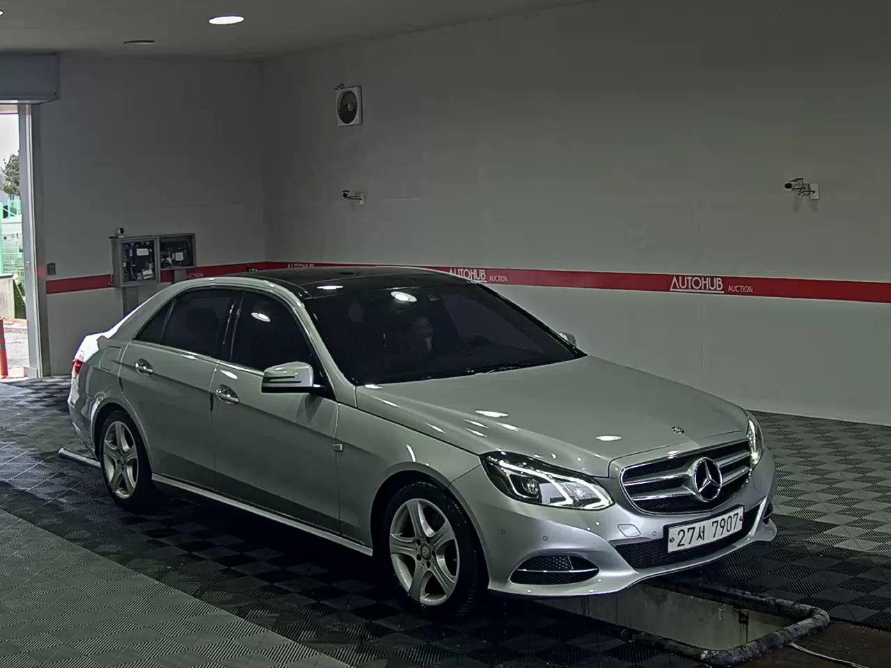 2014 - Mercedes-Benz E250