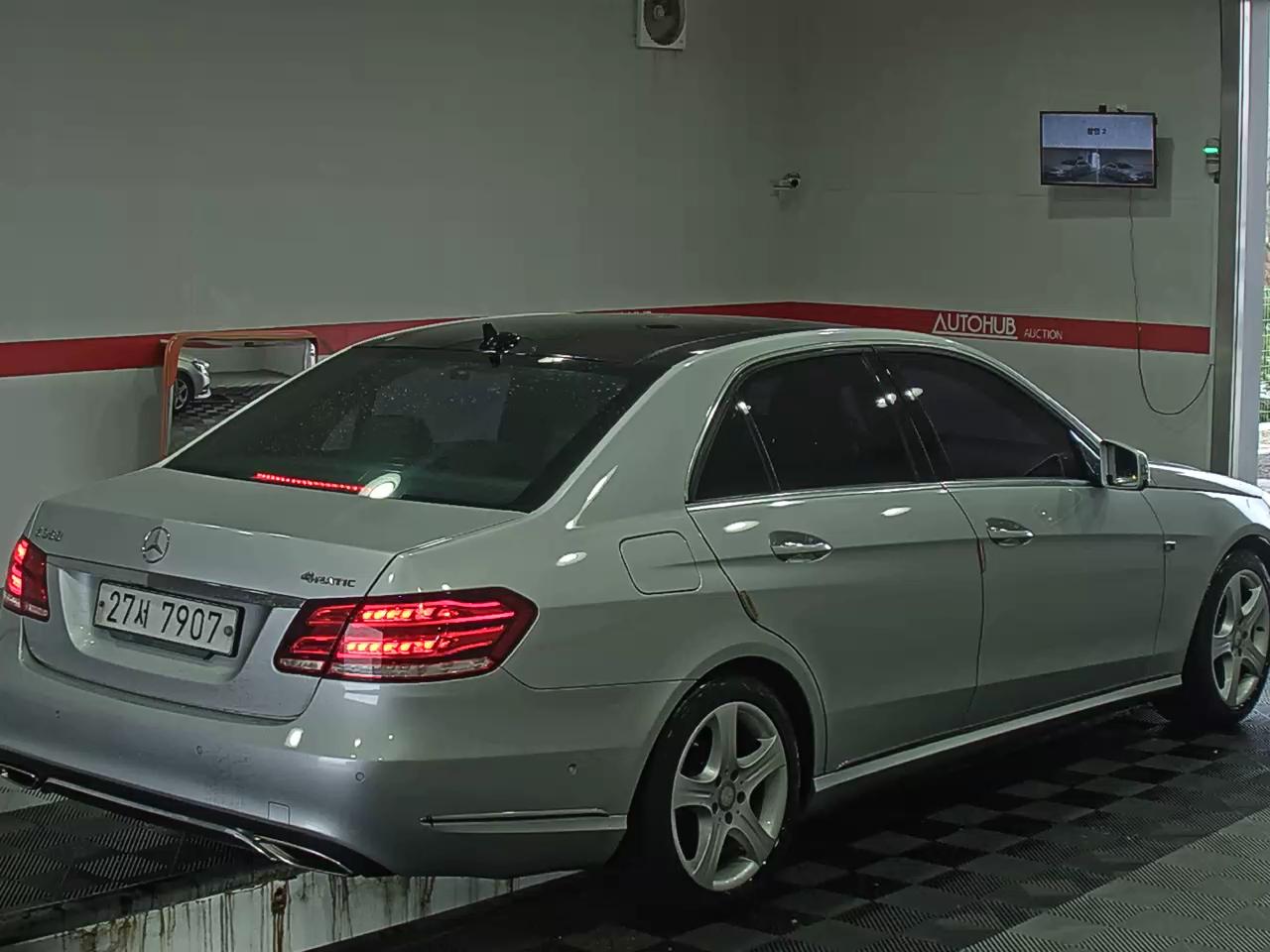 2014 - Mercedes-Benz E250
