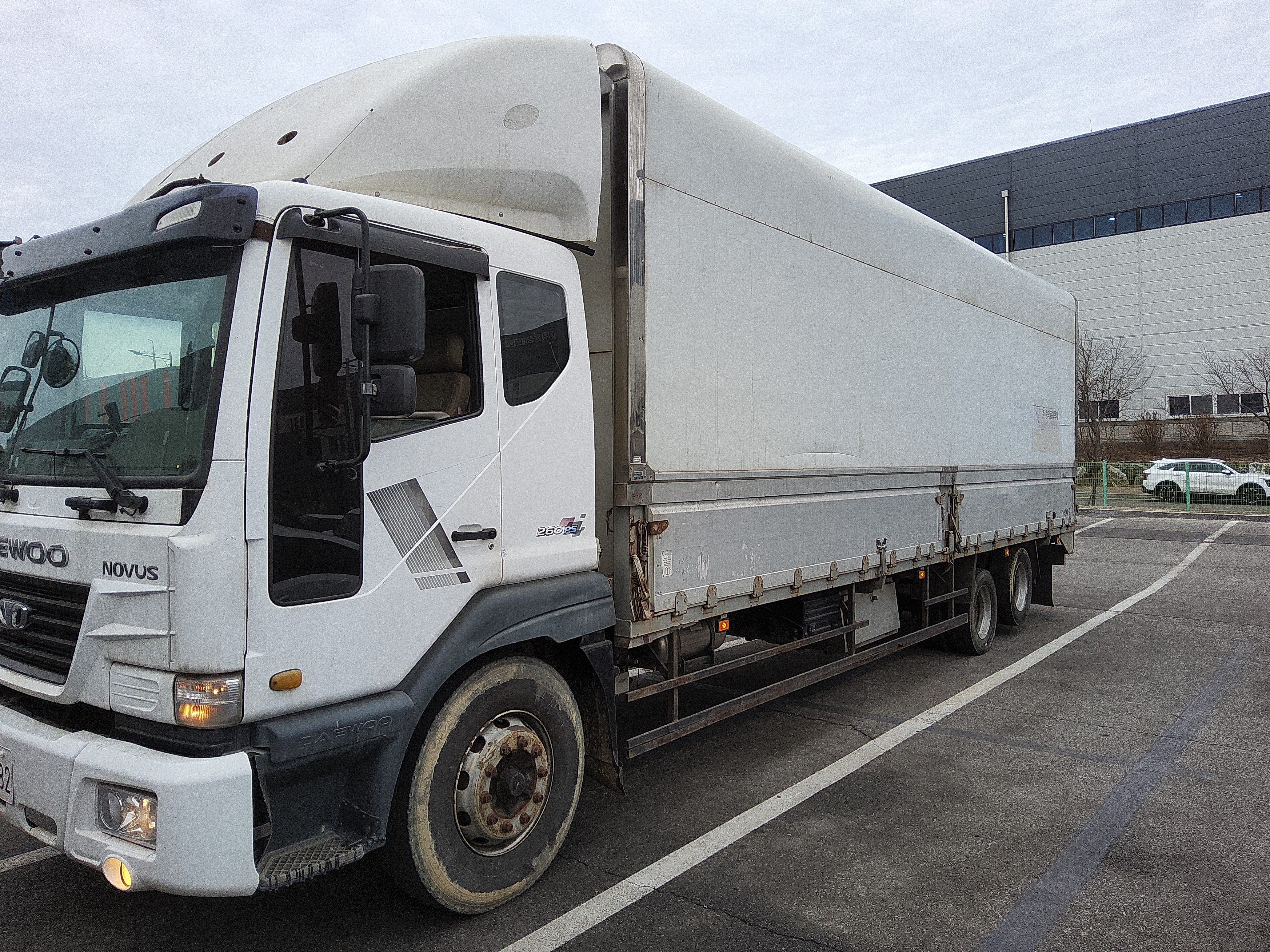 2012 - Tata Daewoo Mid-size Truck