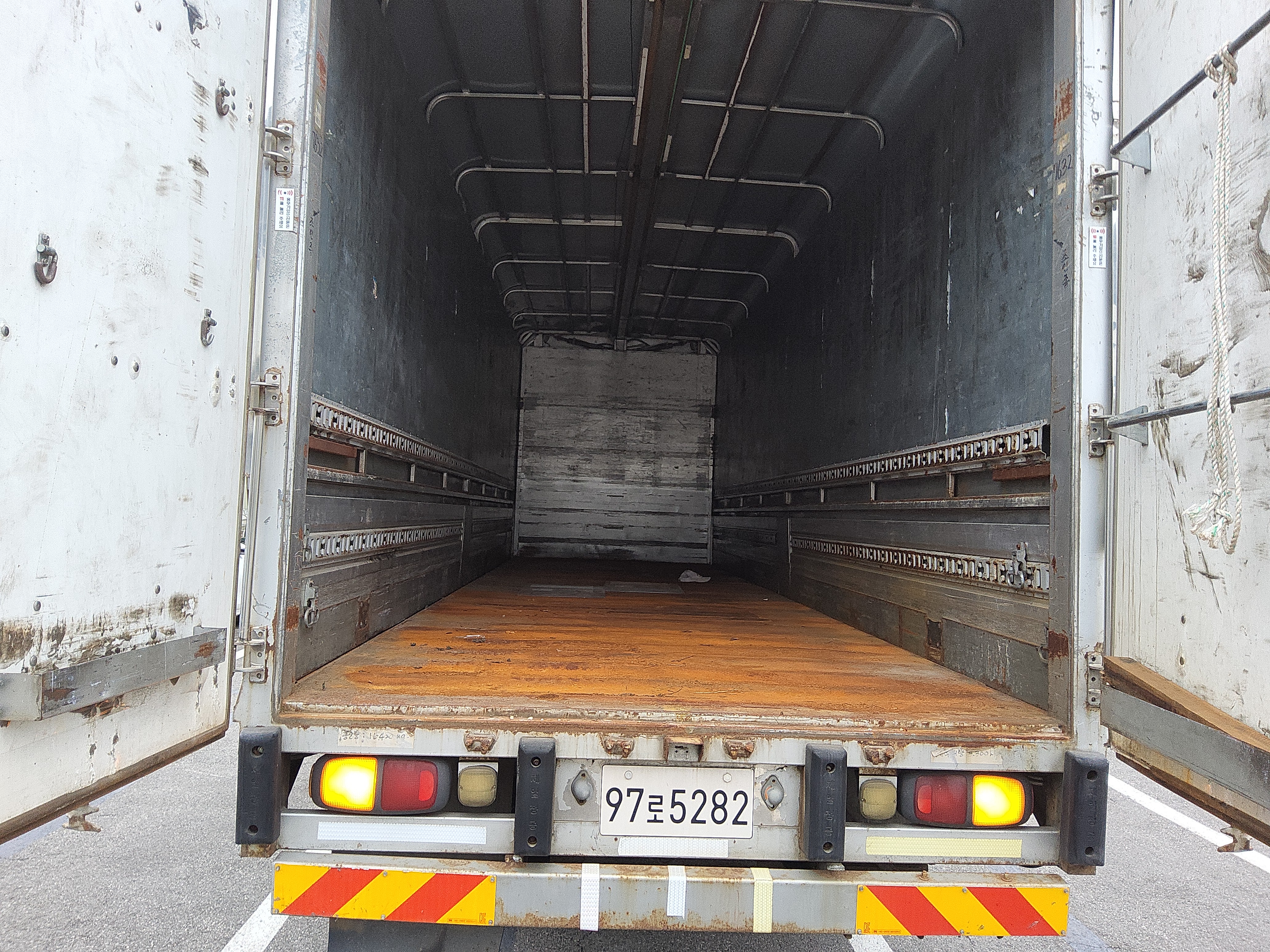 2012 - Tata Daewoo Mid-size Truck