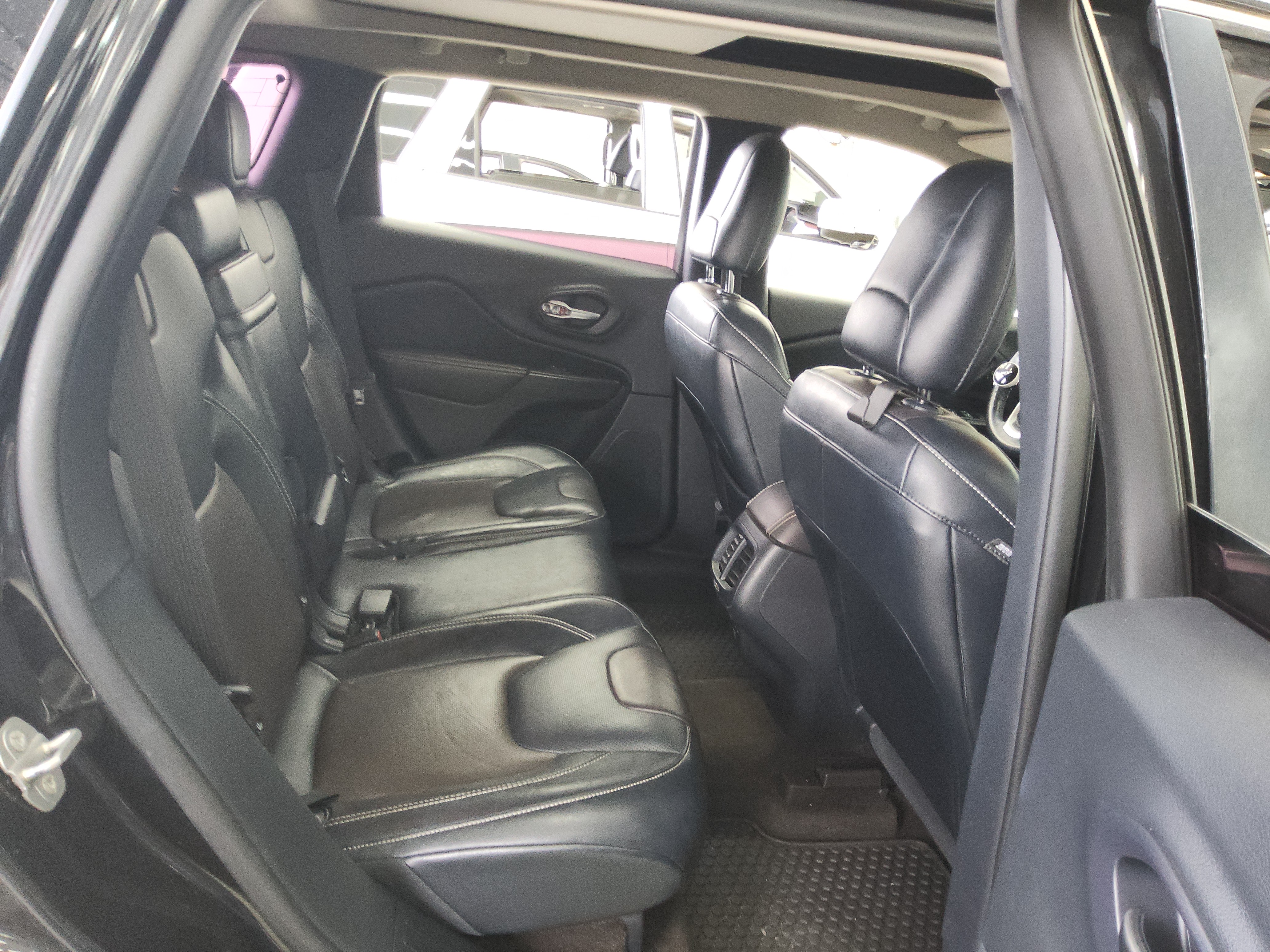 2015 - Jeep Cherokee