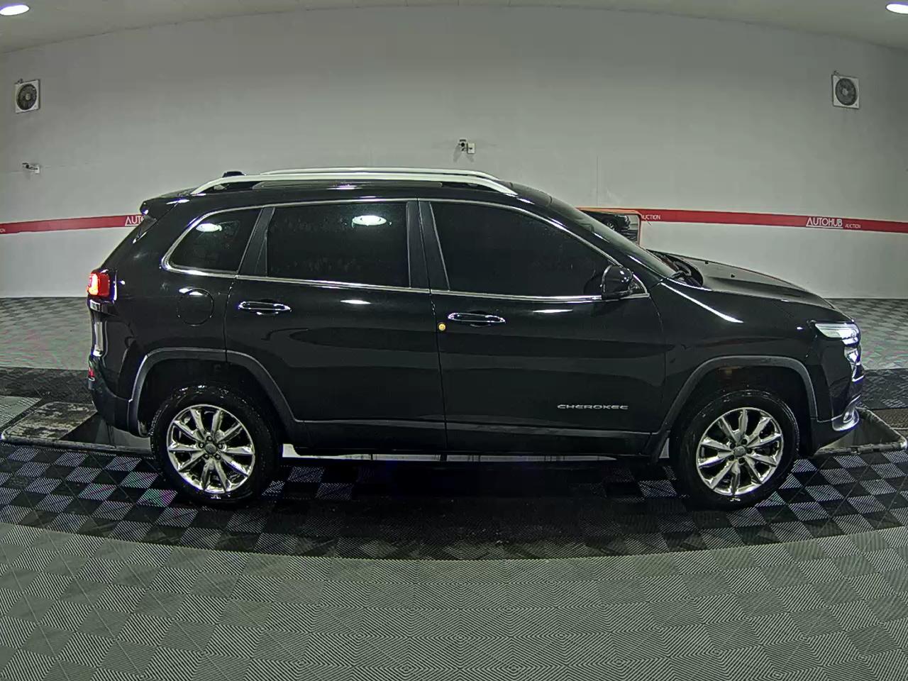 2015 - Jeep Cherokee