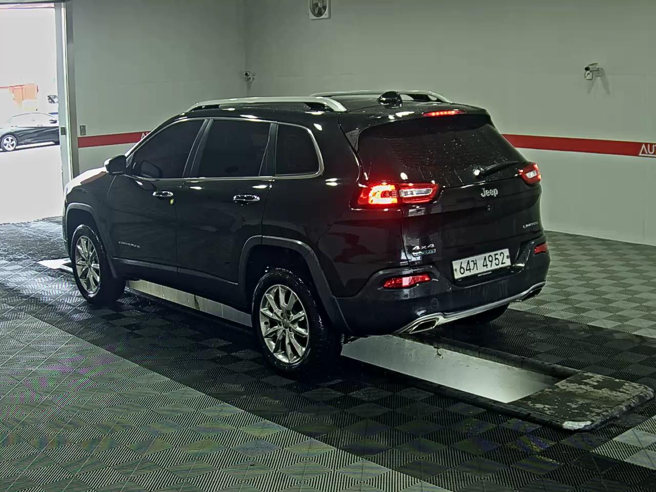 2015 - Jeep Cherokee