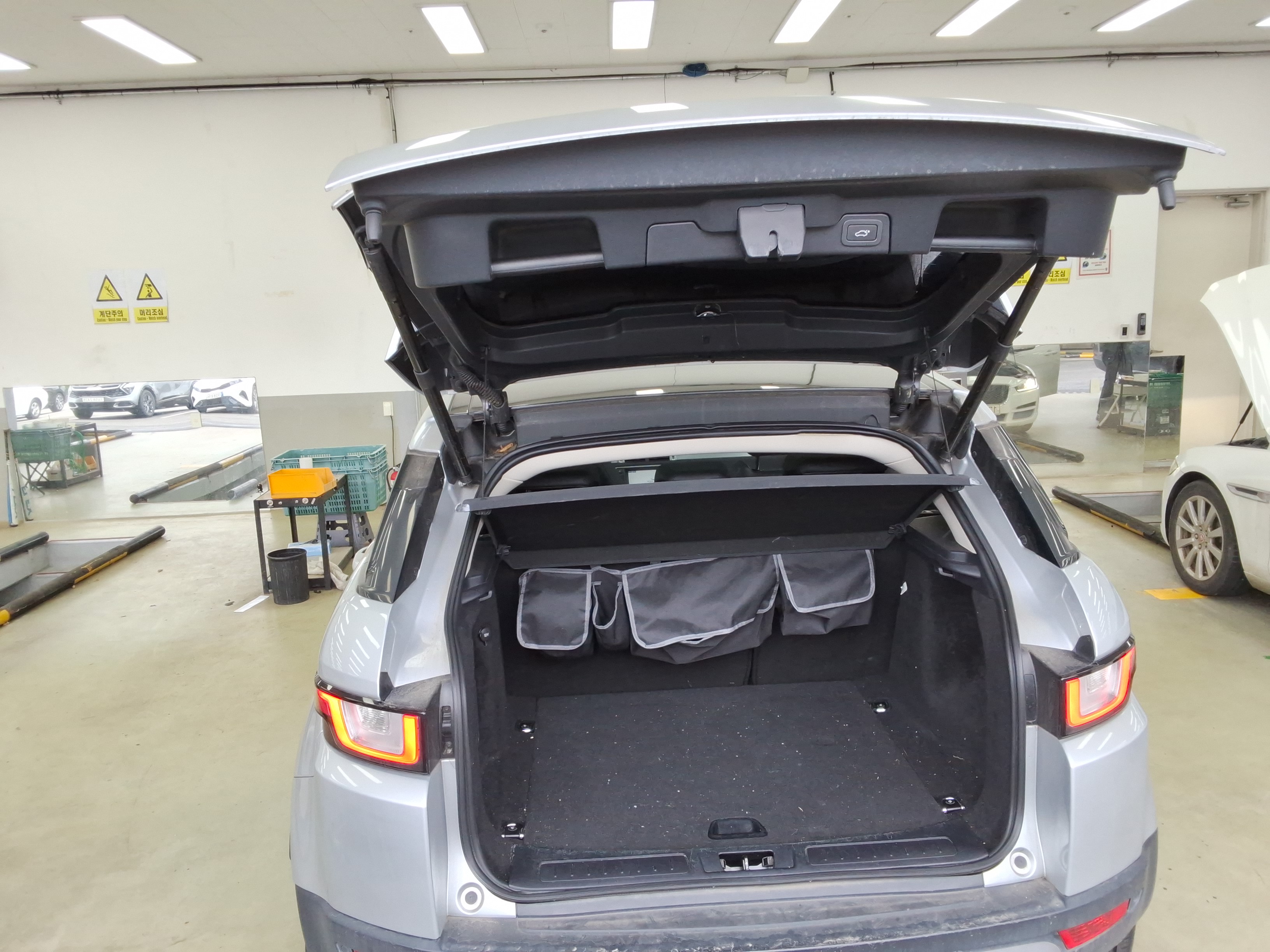 2016 - Land Rover Range Rover