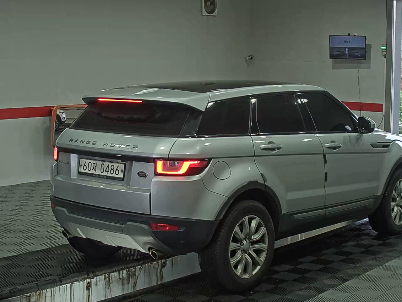 2016 - Land Rover Range Rover