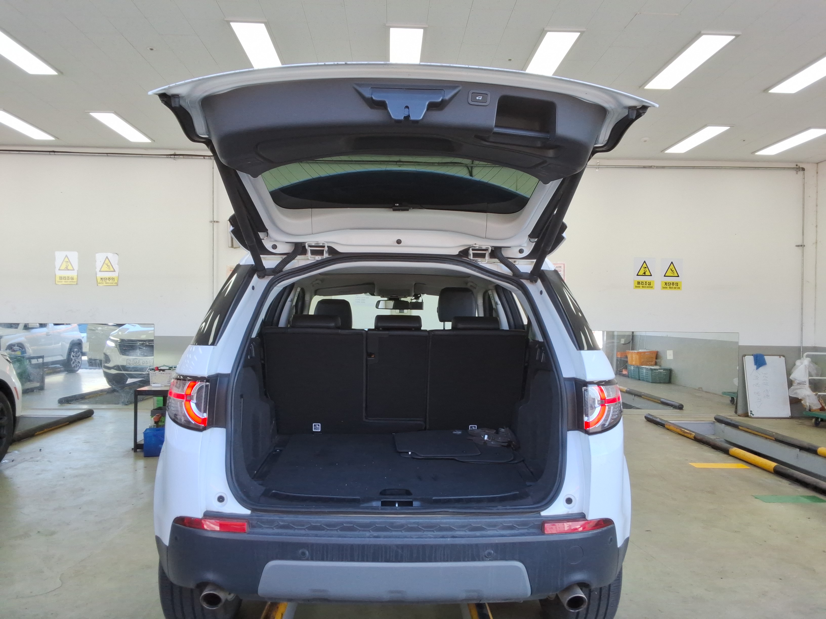 2019 - Land Rover Discovery