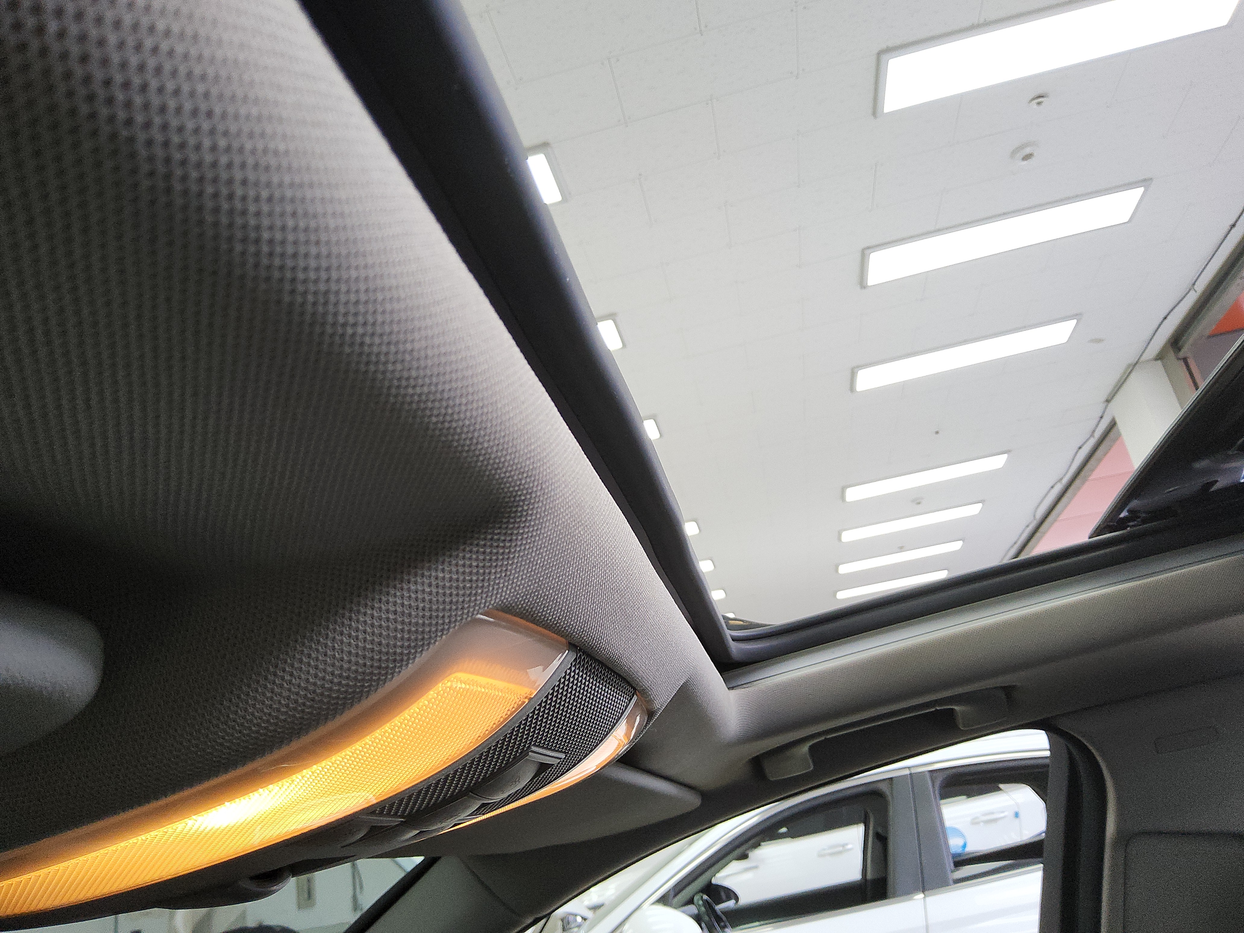 2011 - Mercedes-Benz C200